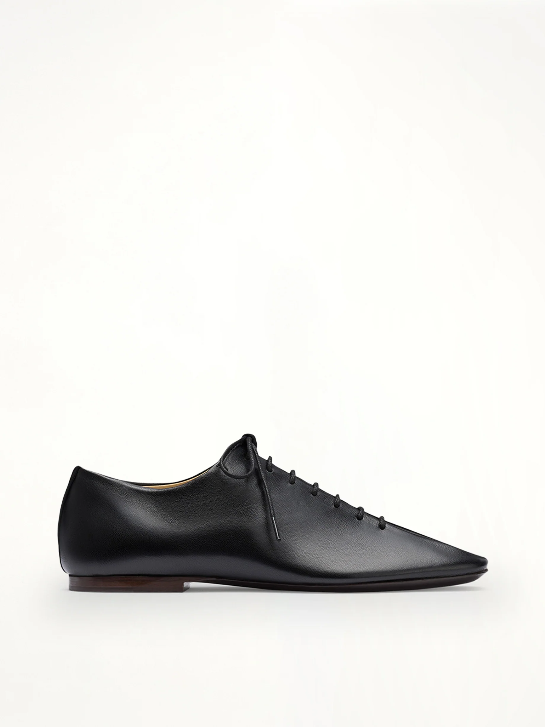 Souris Flat Classic Derbies in Black