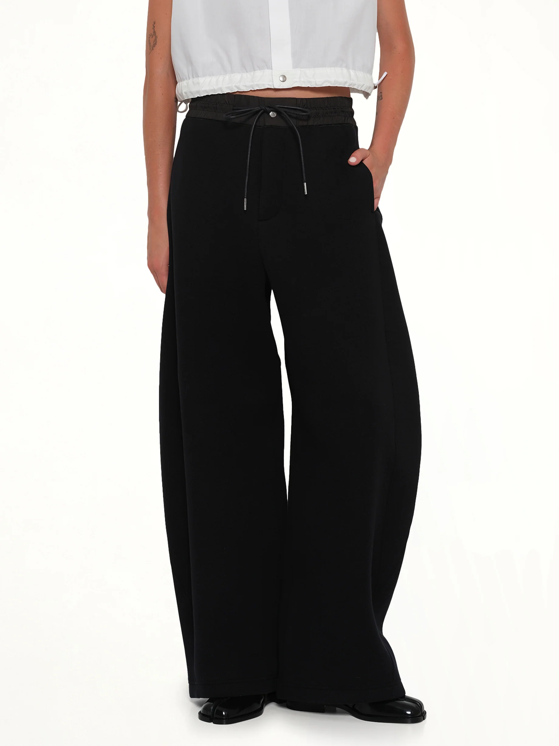 Sponge Barrel Sweatpants in Black - Image 6