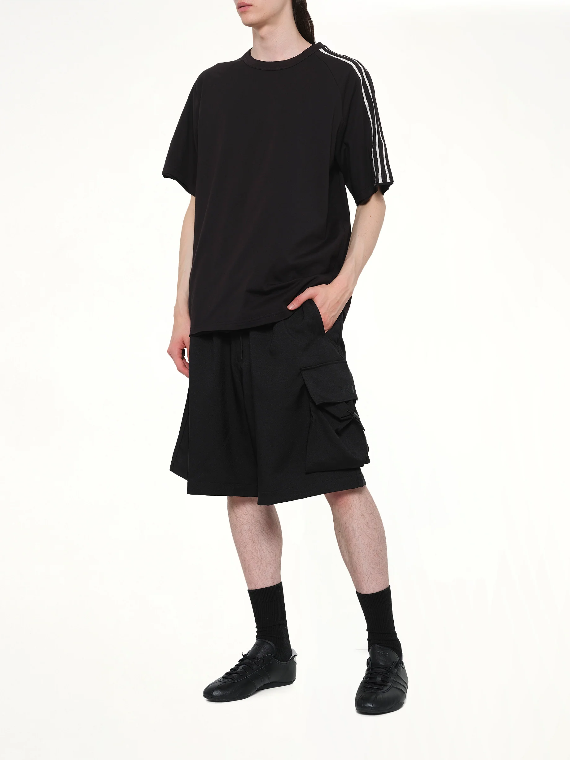 Cargo Shorts in Black - Image 4