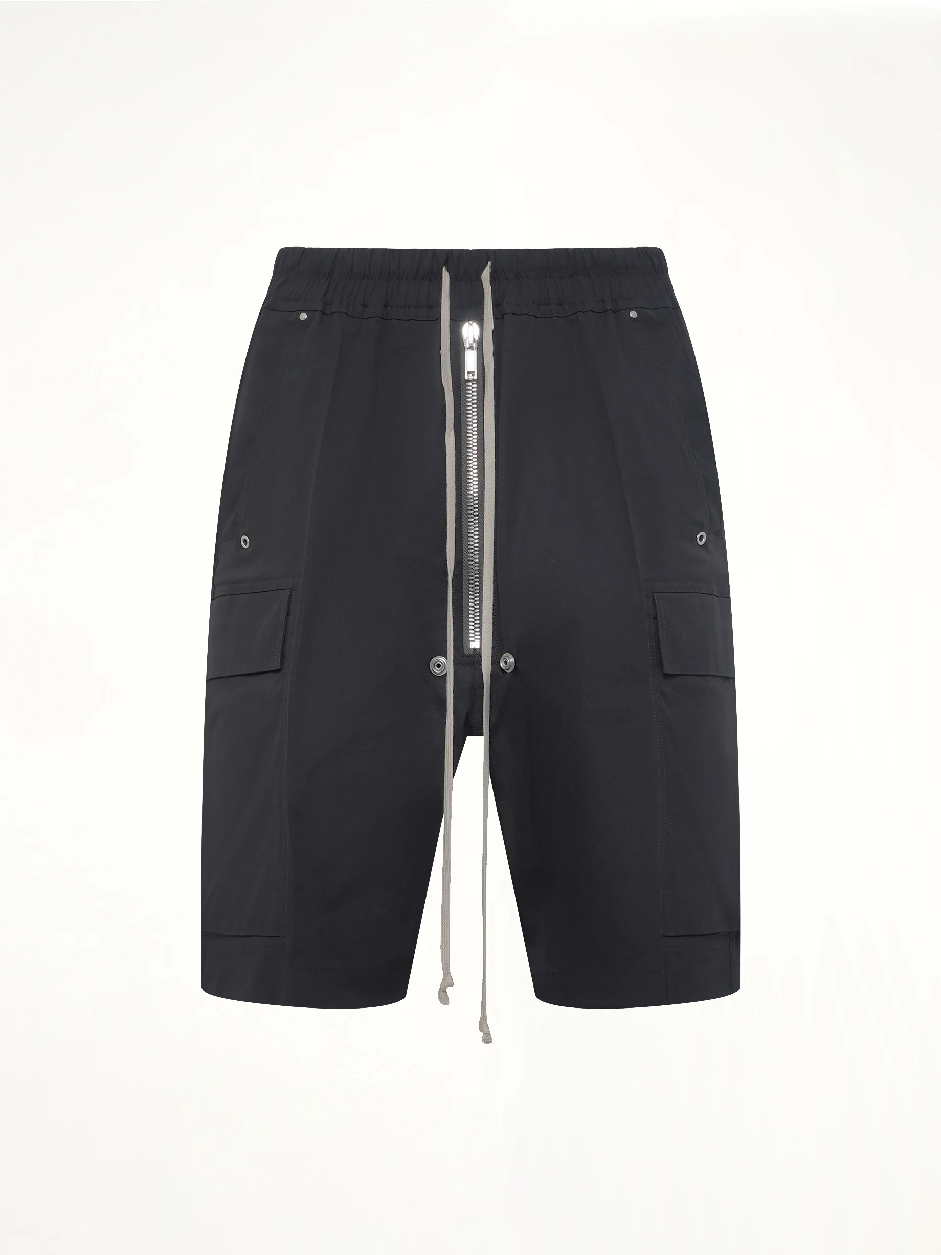 Cargobela Shorts in Black - Image 2