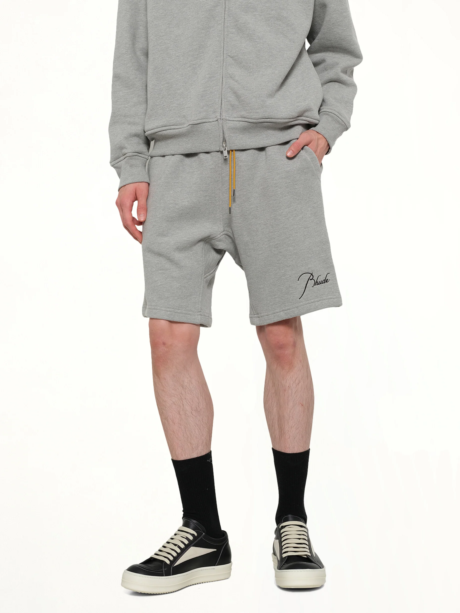Classique Sweatshort in Heather Grey/Black - Image 6