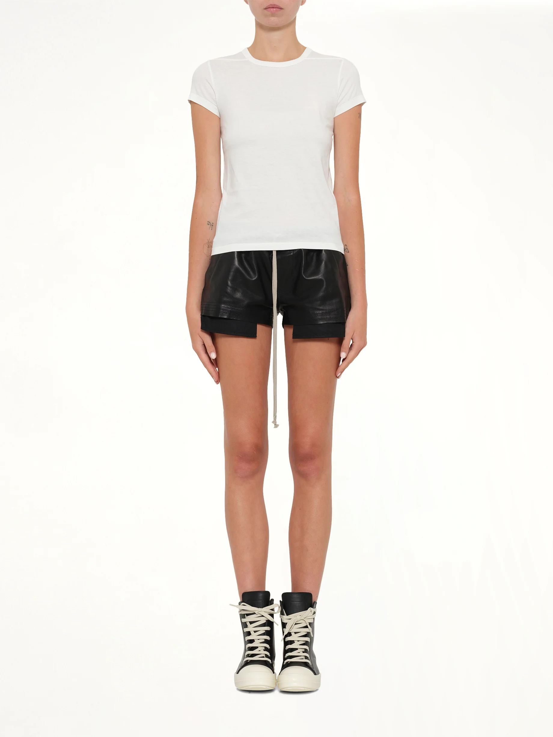 Cropped Level T in Milk - Image 7