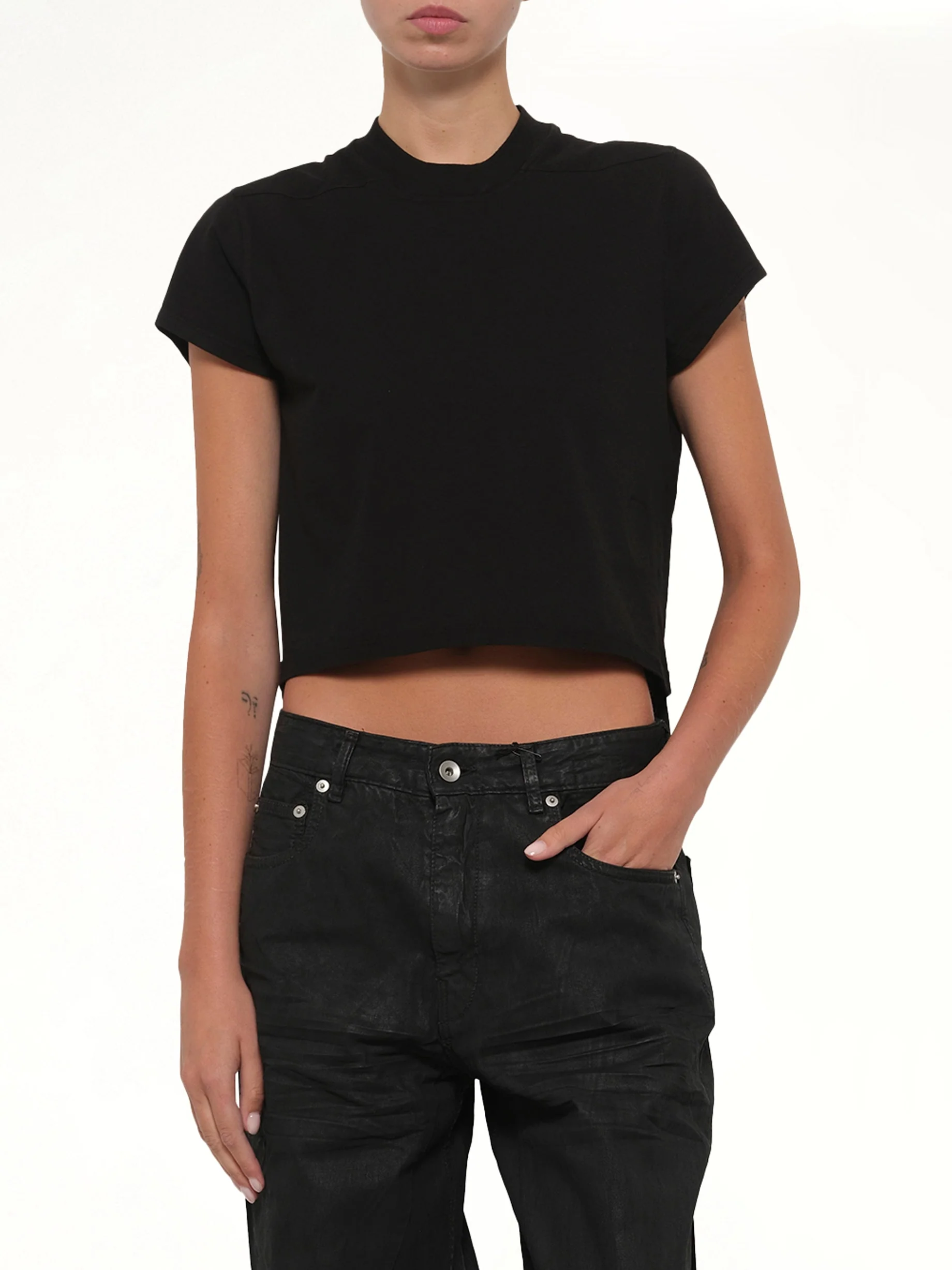 Cropped Small Level T in Black - Image 6