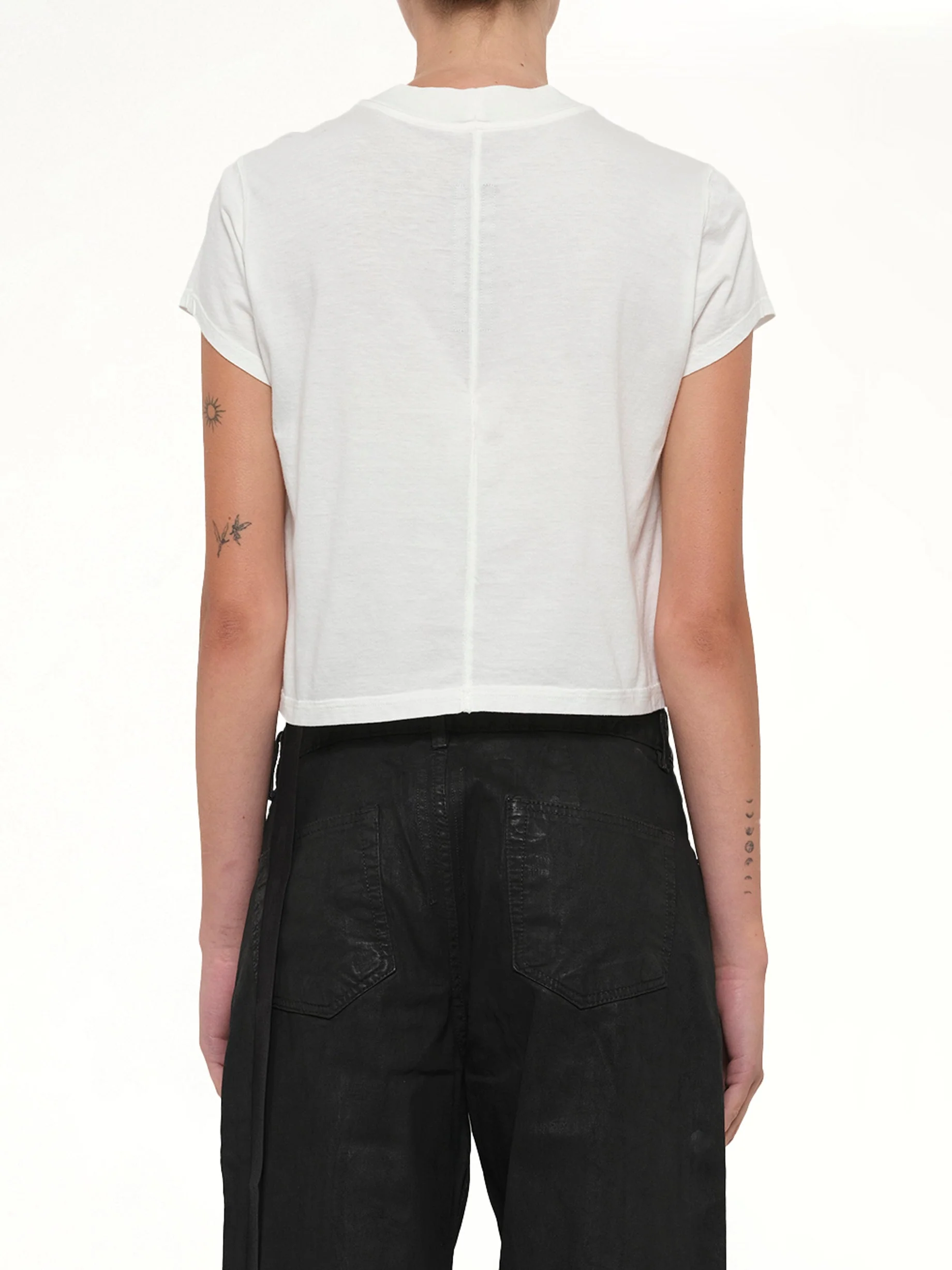 Cropped Small Level T in Milk - Image 5