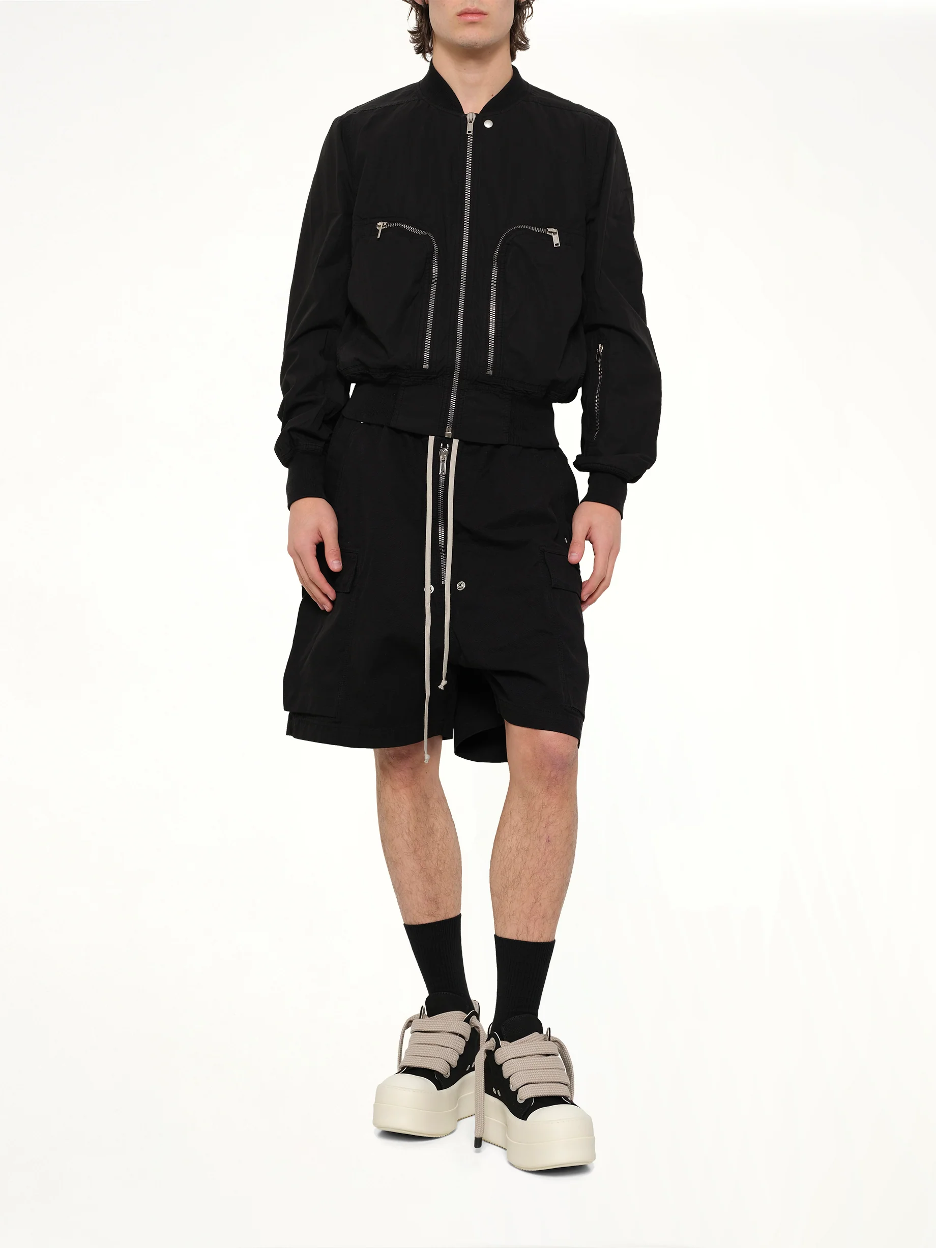 Cargobela Shorts in Black - Image 4