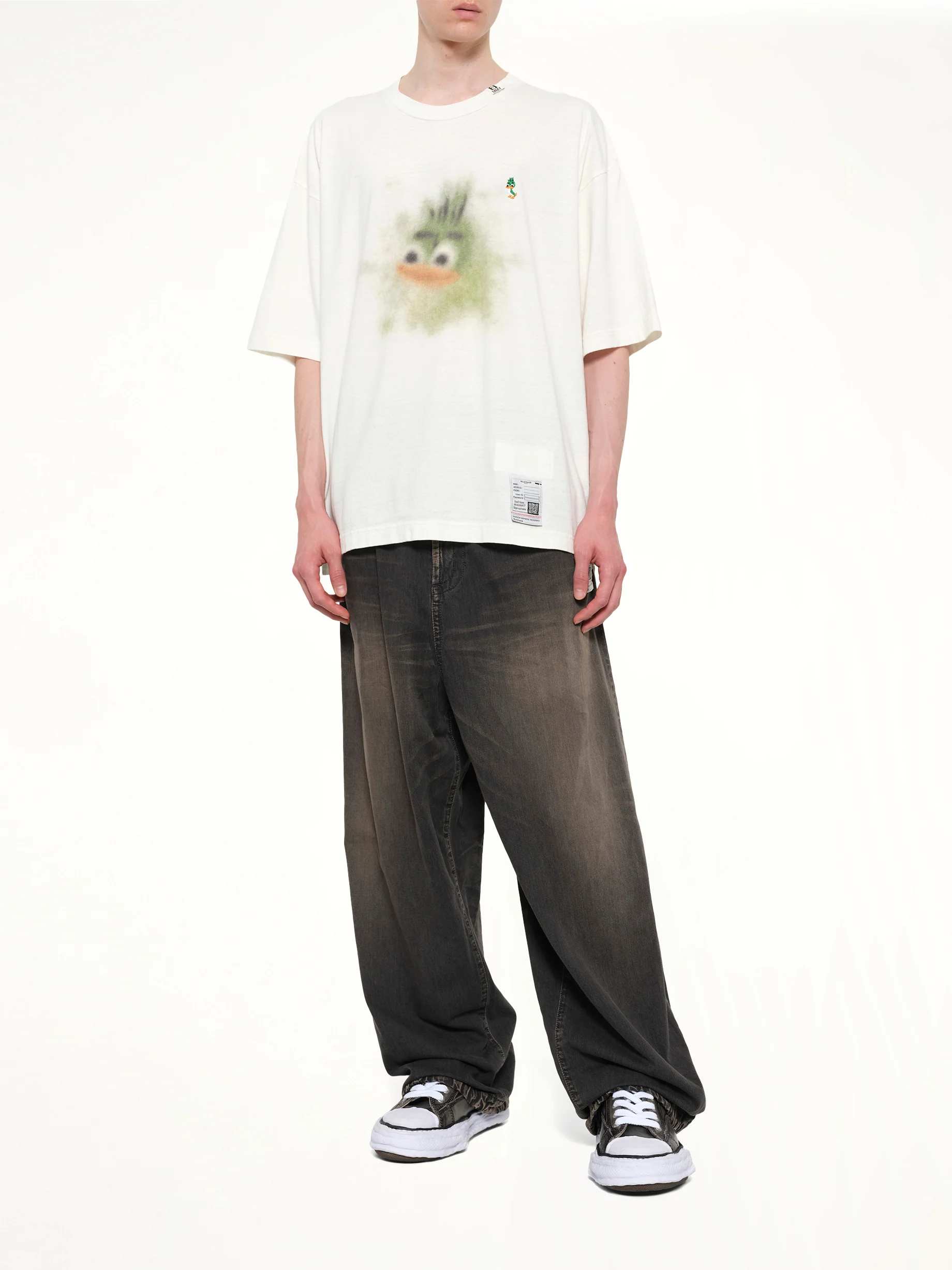 Leon Printed T-Shirt in White - Image 4