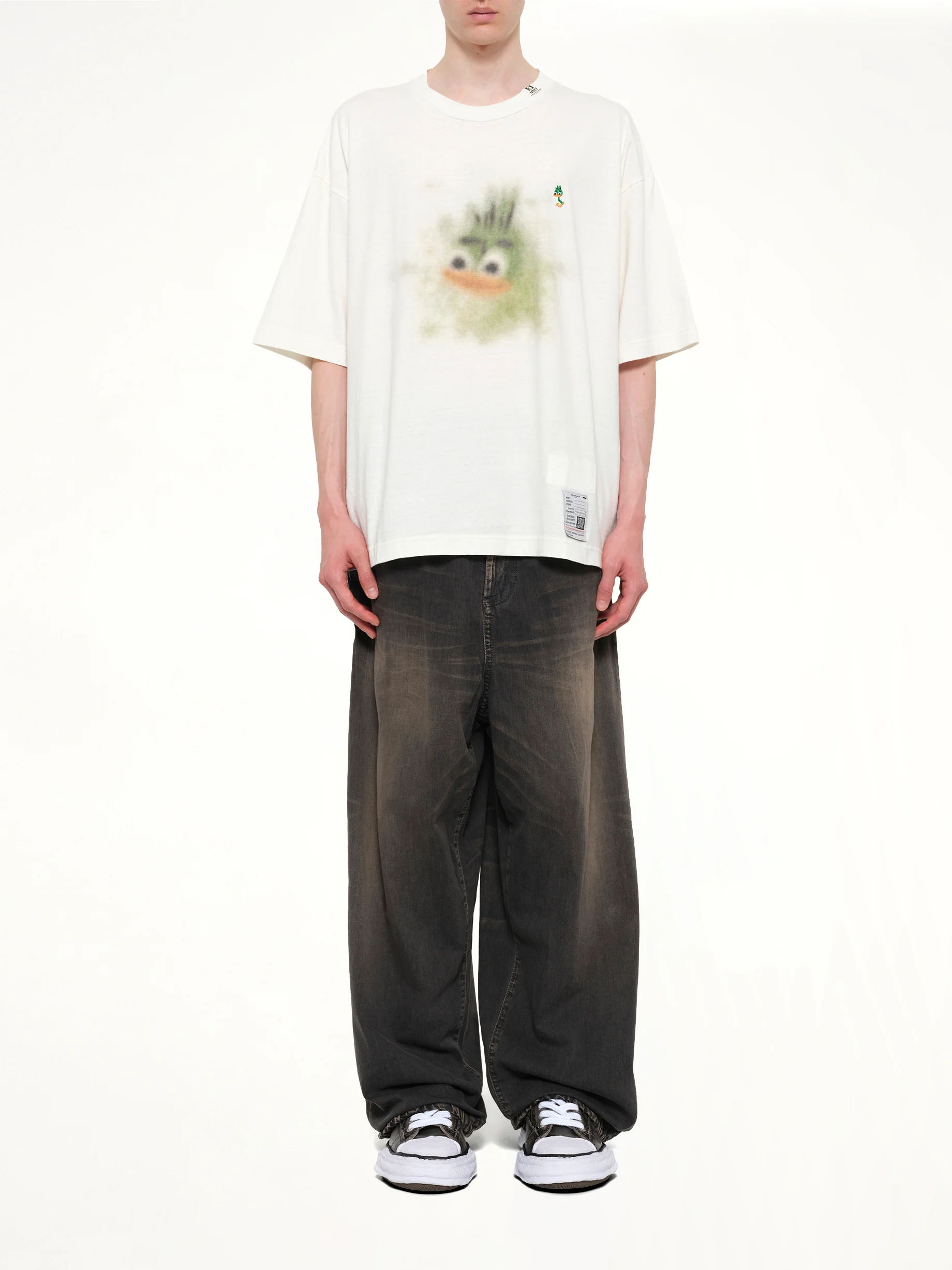 Leon Printed T-Shirt in White - Image 7