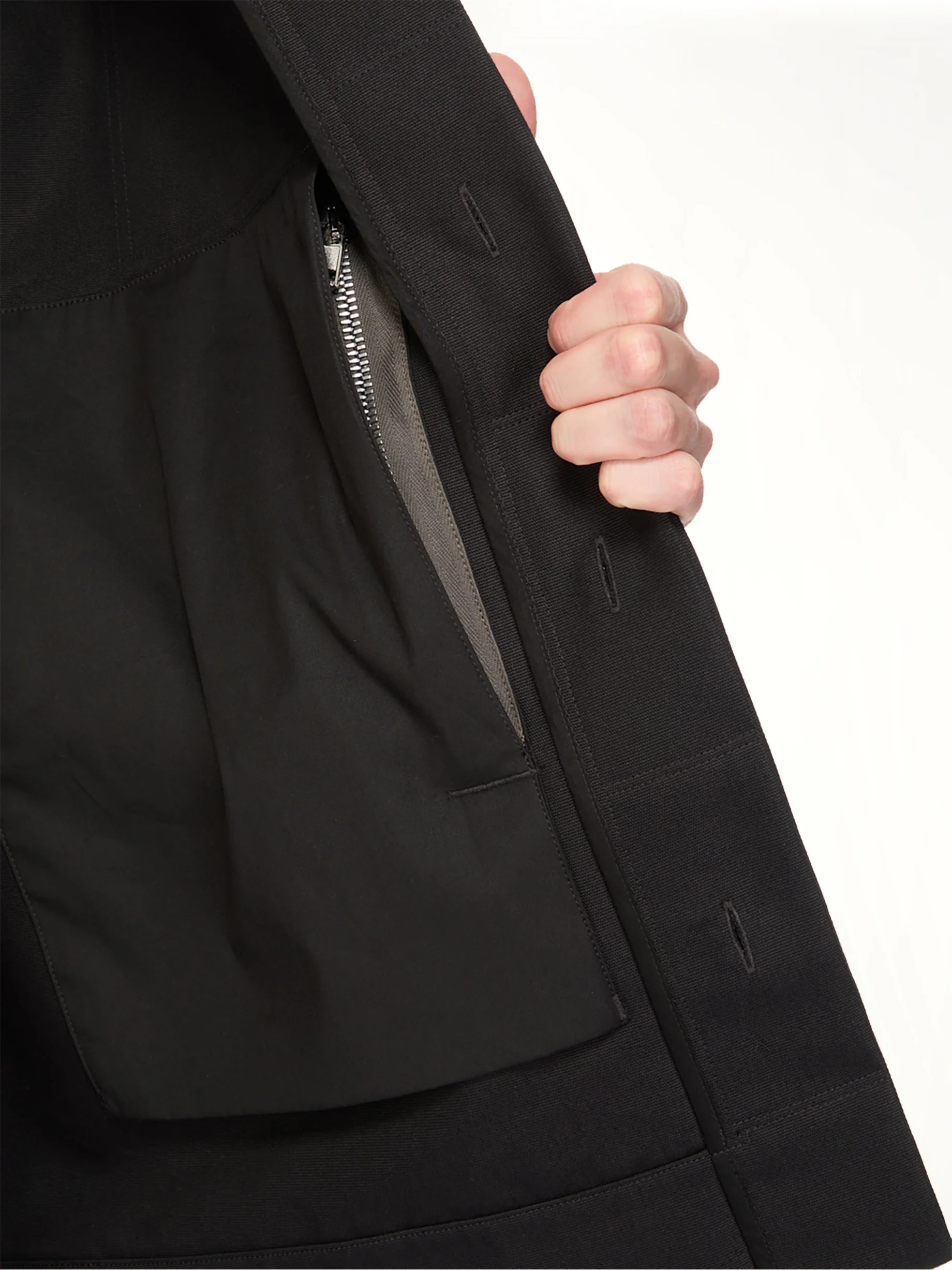 Magnum Tommy Shirt in Black - Image 4