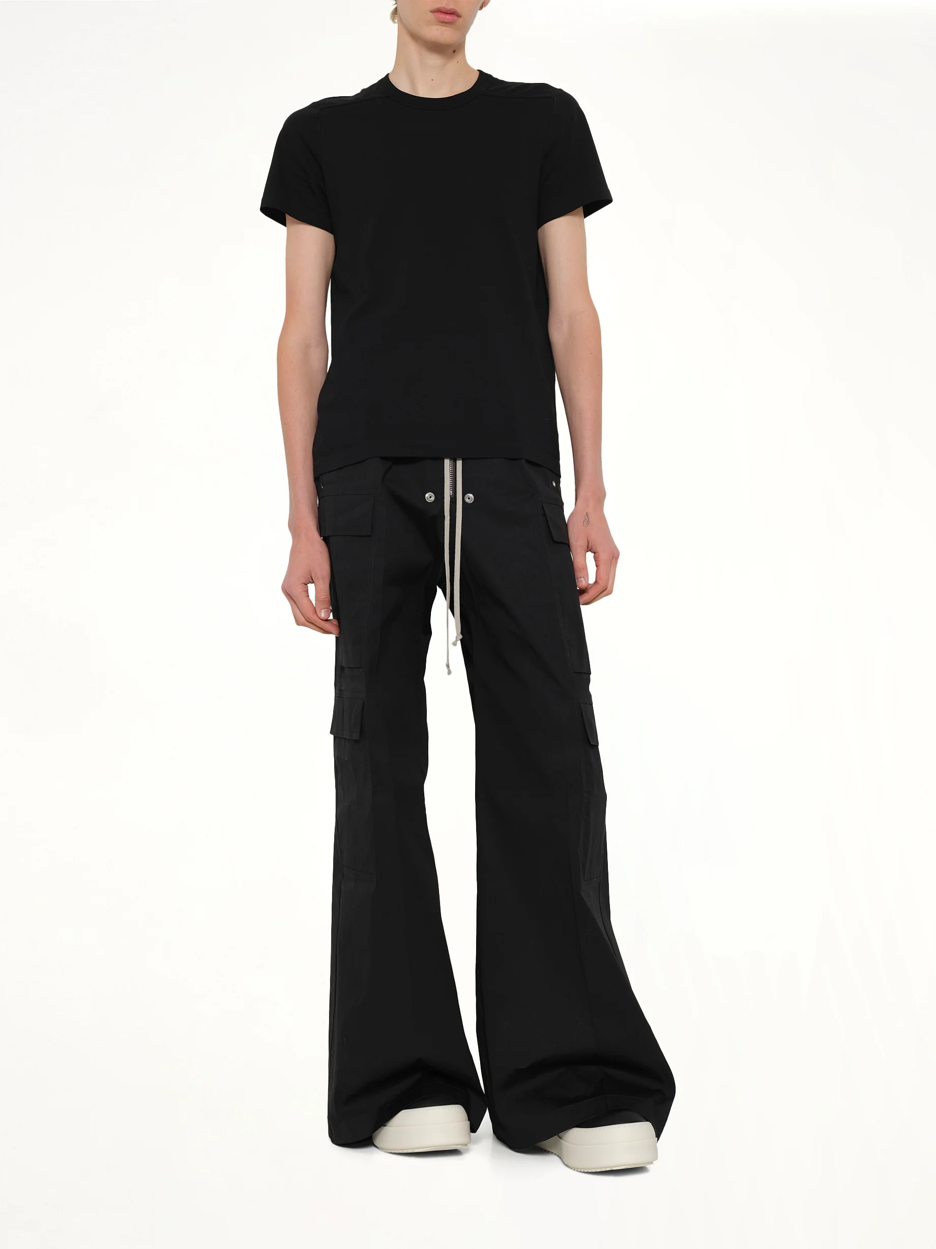 Short Level T in Black - Image 4
