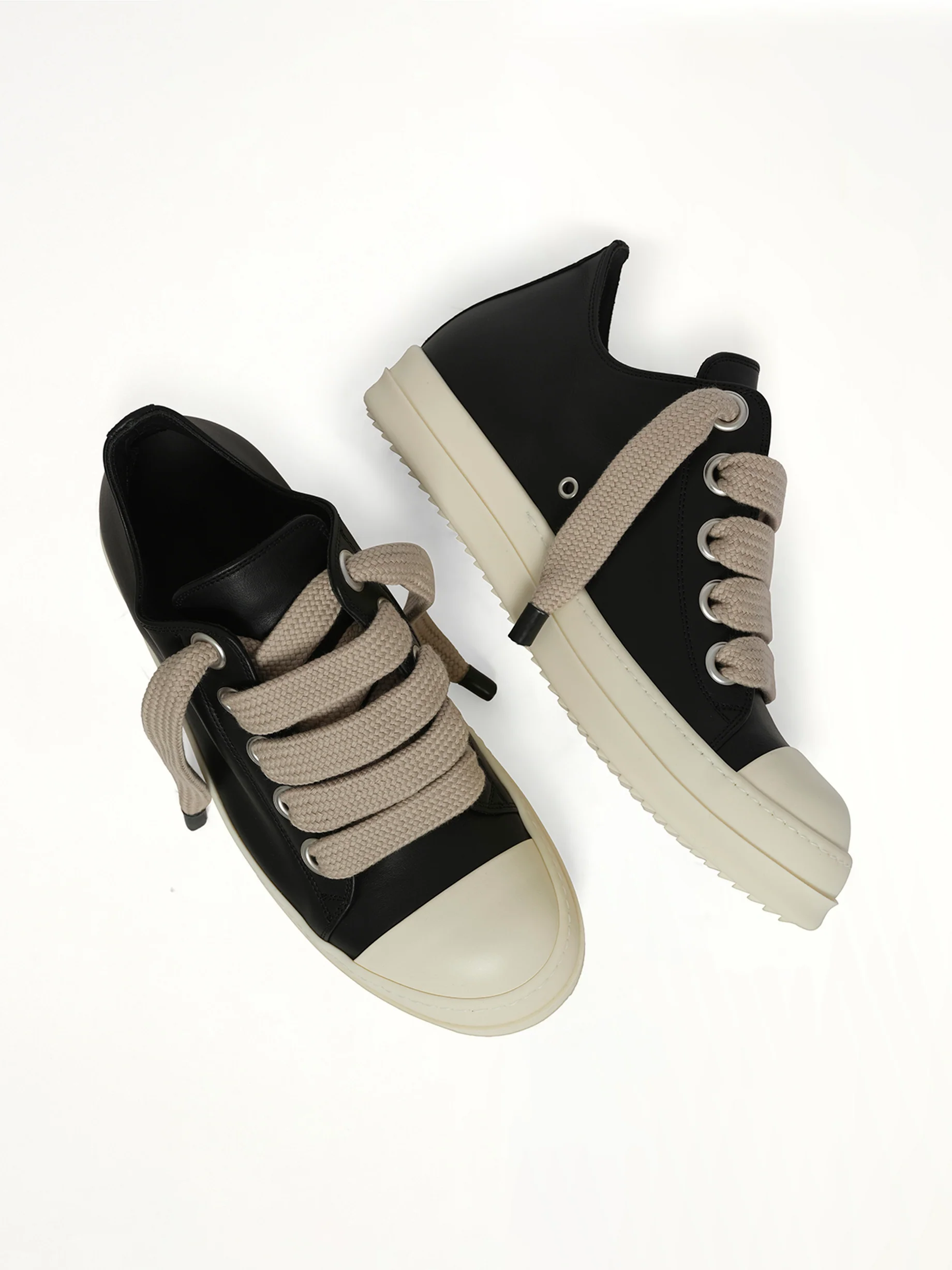 Jumbolace Low Sneaks in Black/Milk - Image 4