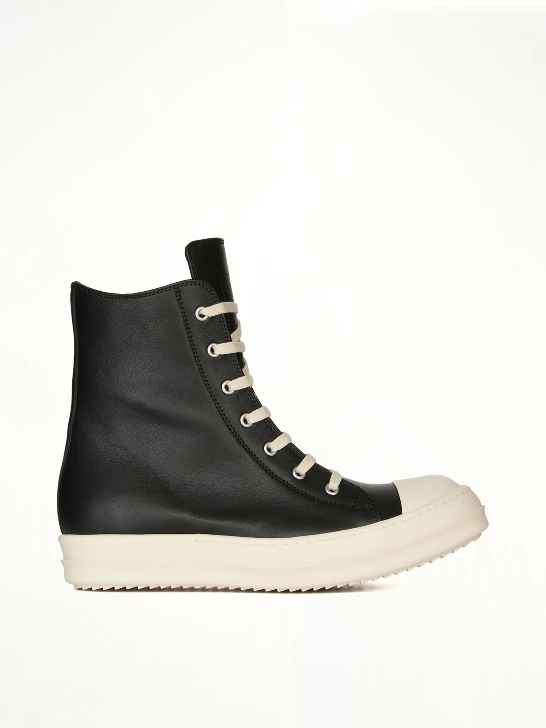 Sneaks in Black/Milk