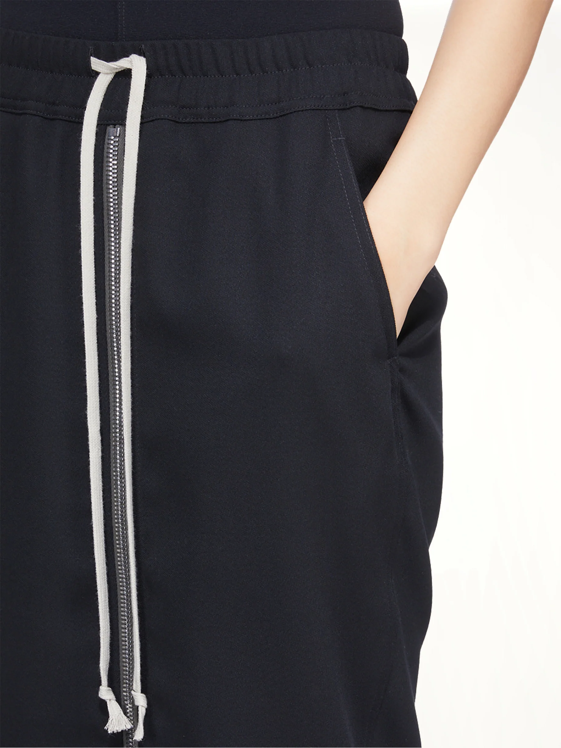 Zipped Short Pillar in Black - Image 4