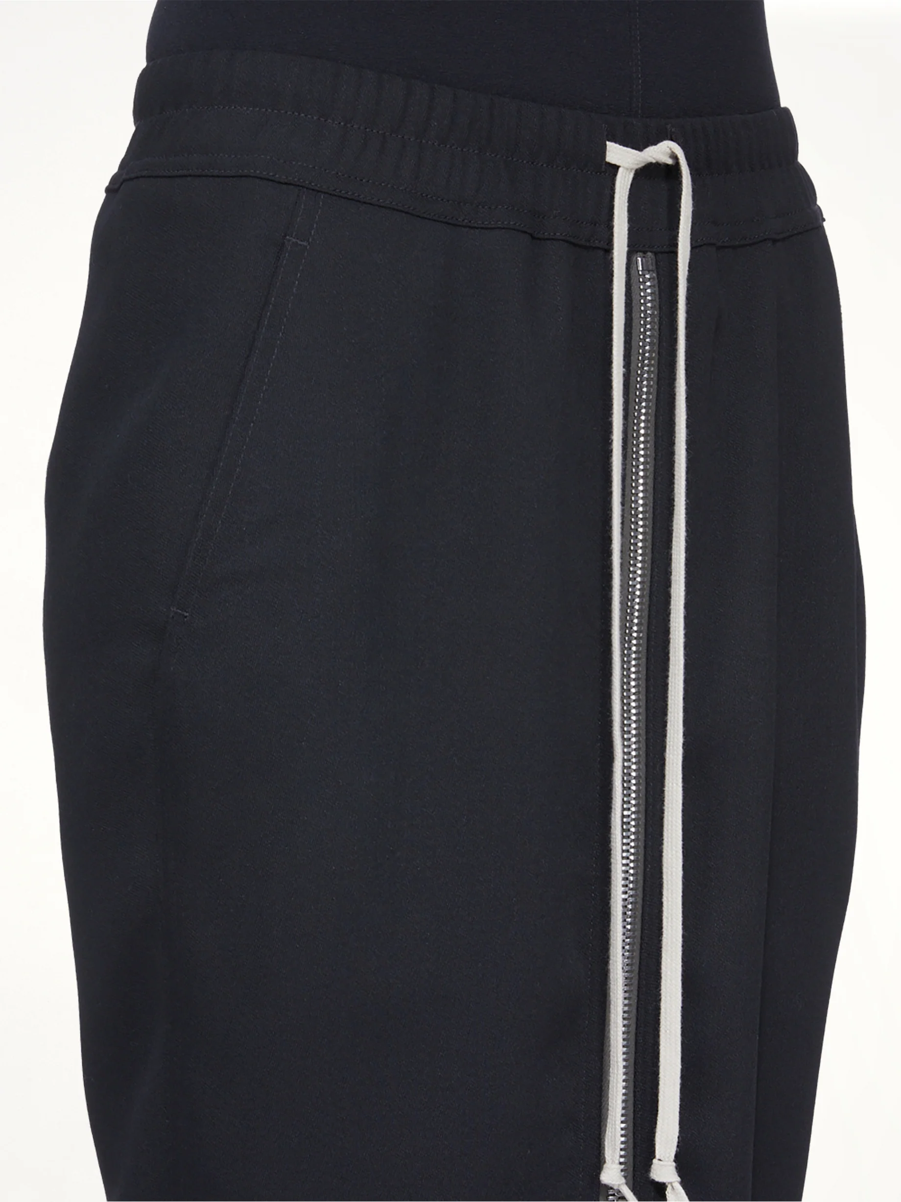 Zipped Short Pillar in Black - Image 7