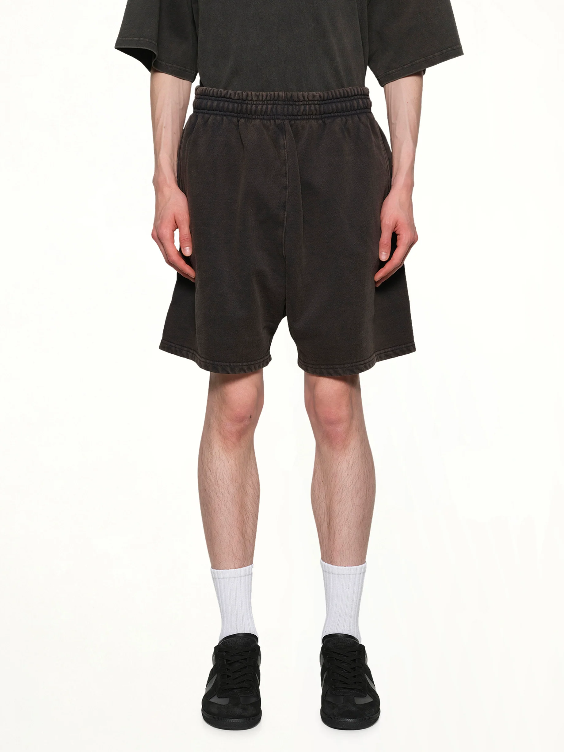 Standard Sweatshorts in Washed Black