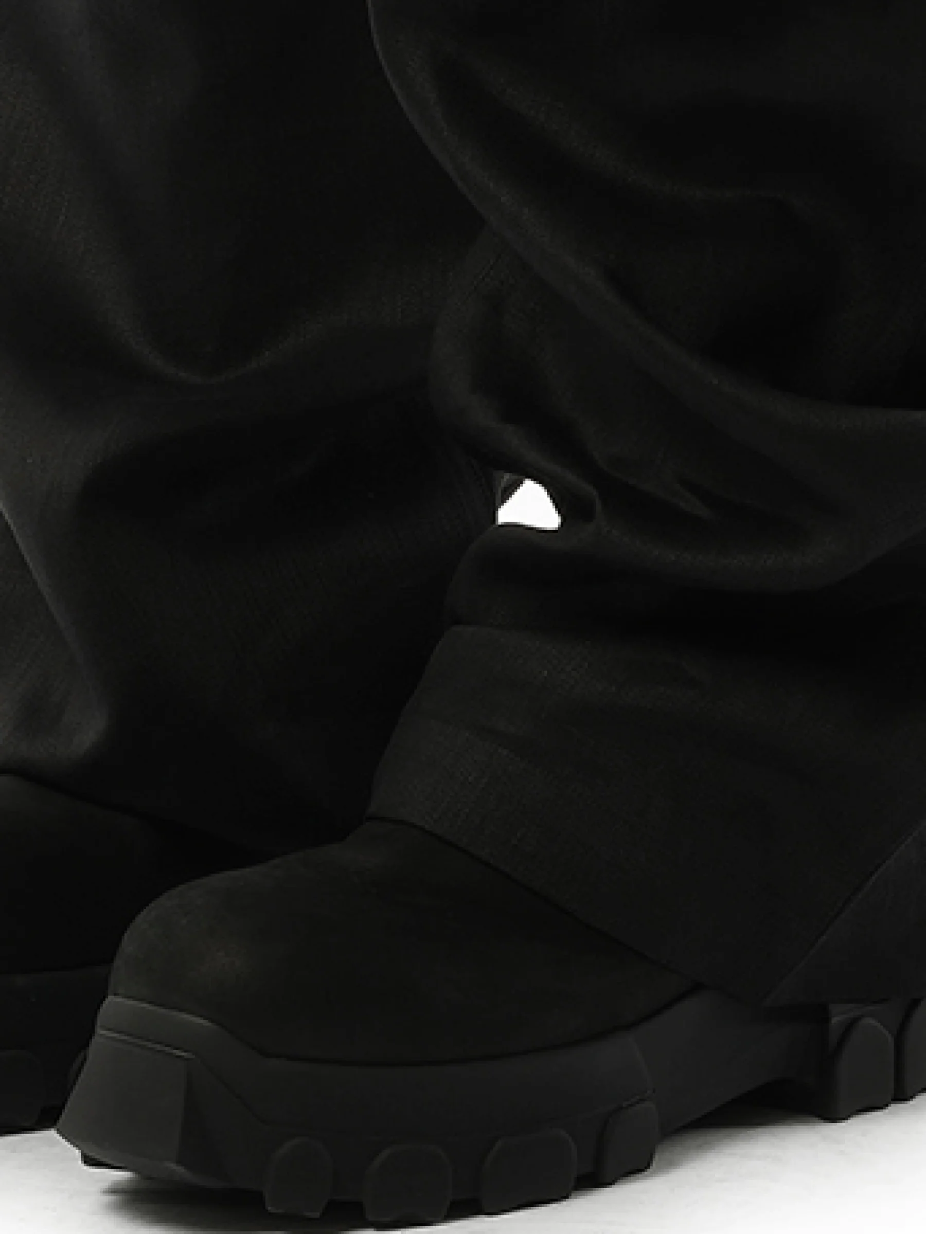 Stefan Cargo in Black - Image 3