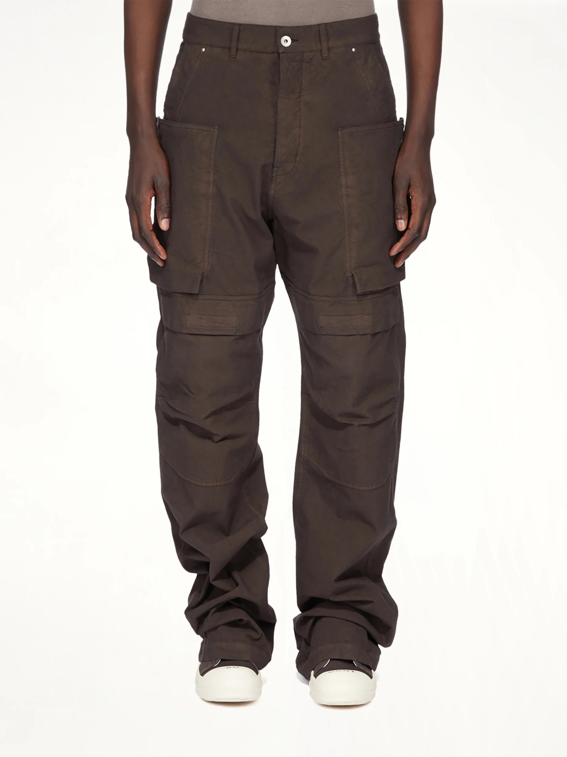 Stefan Cargo in Dark Dust