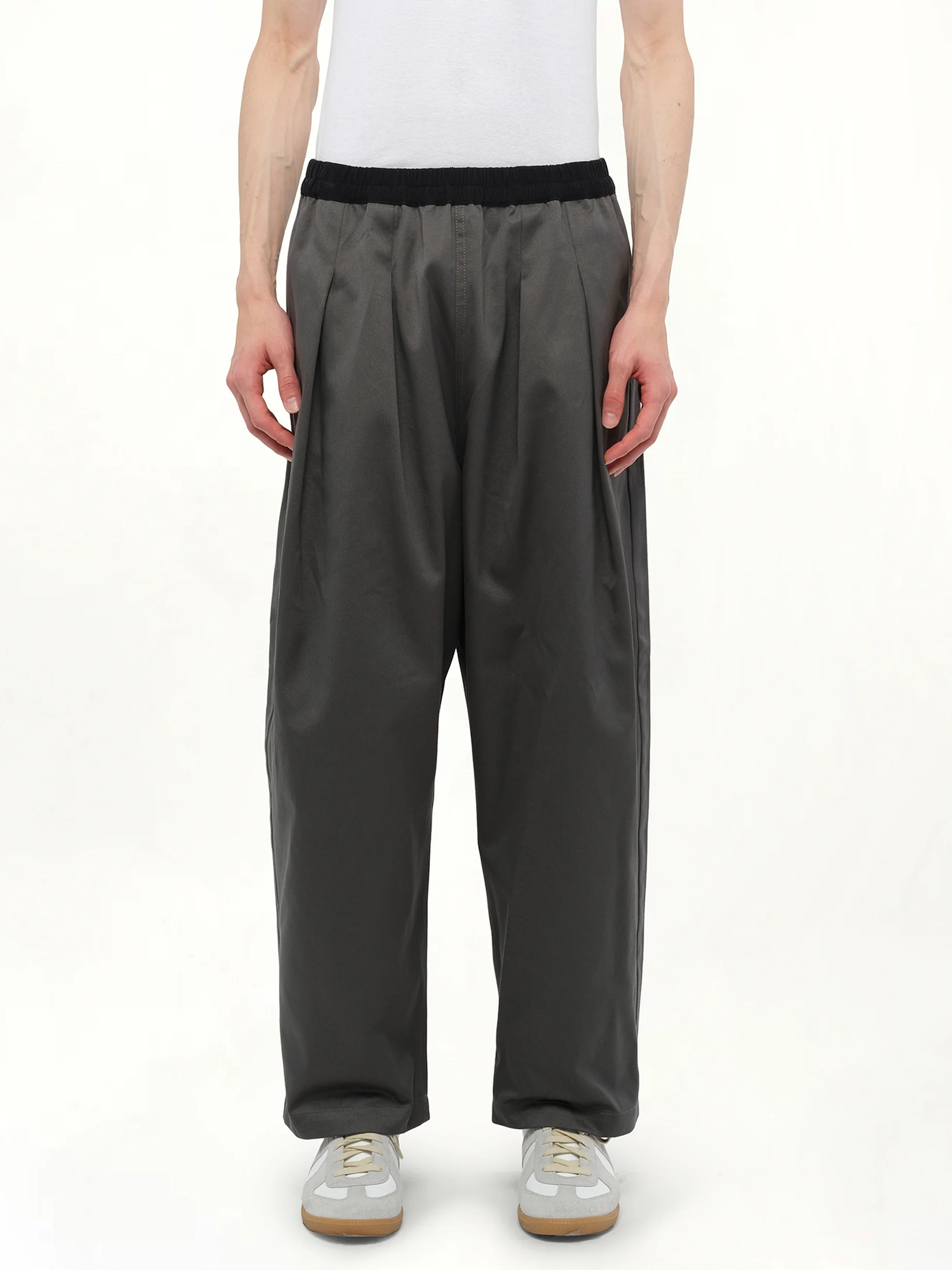 Stone Washed Relax Chinos in Dark Grey