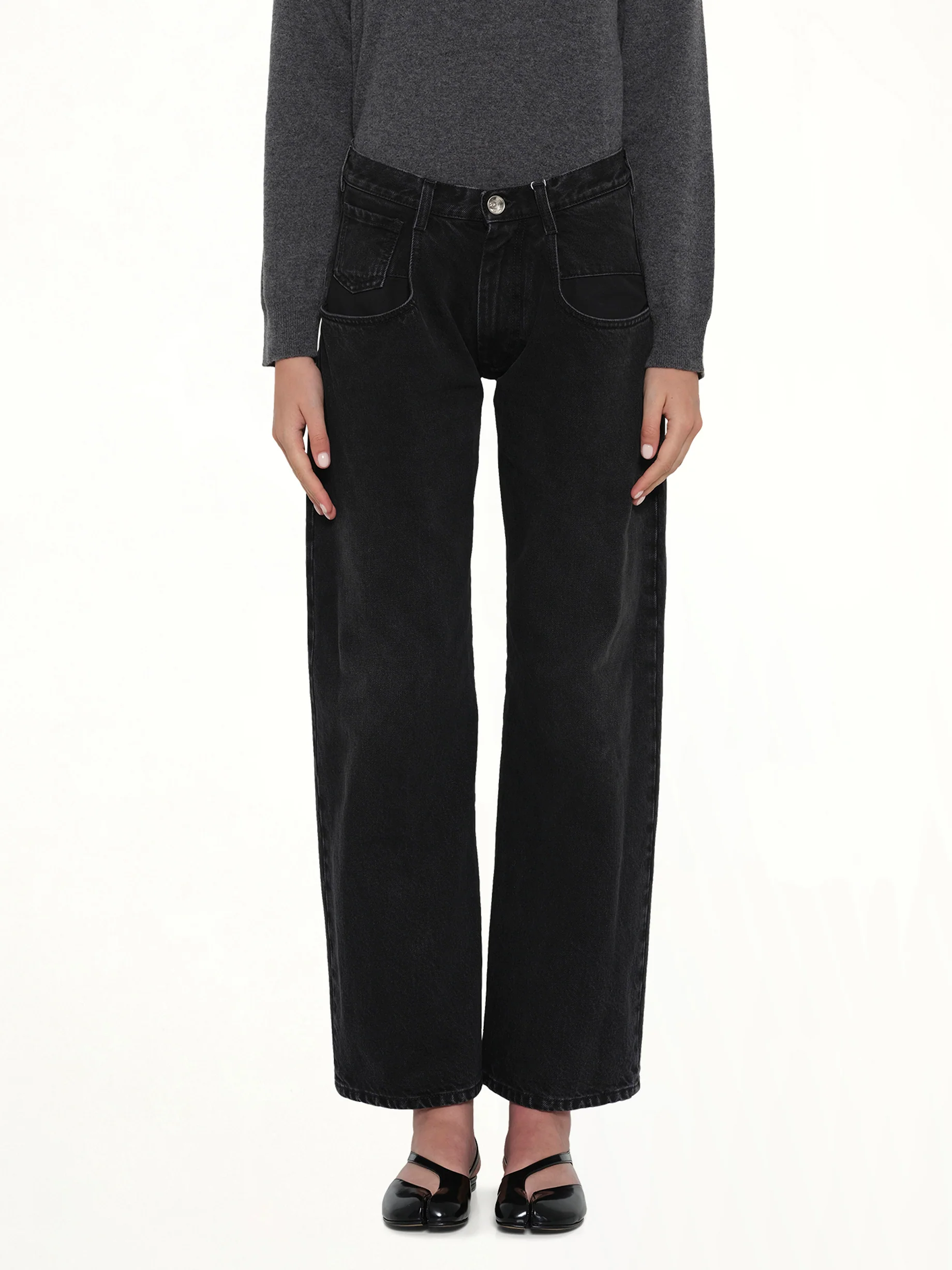 Straight Jeans with Contrasted Pockets in Black