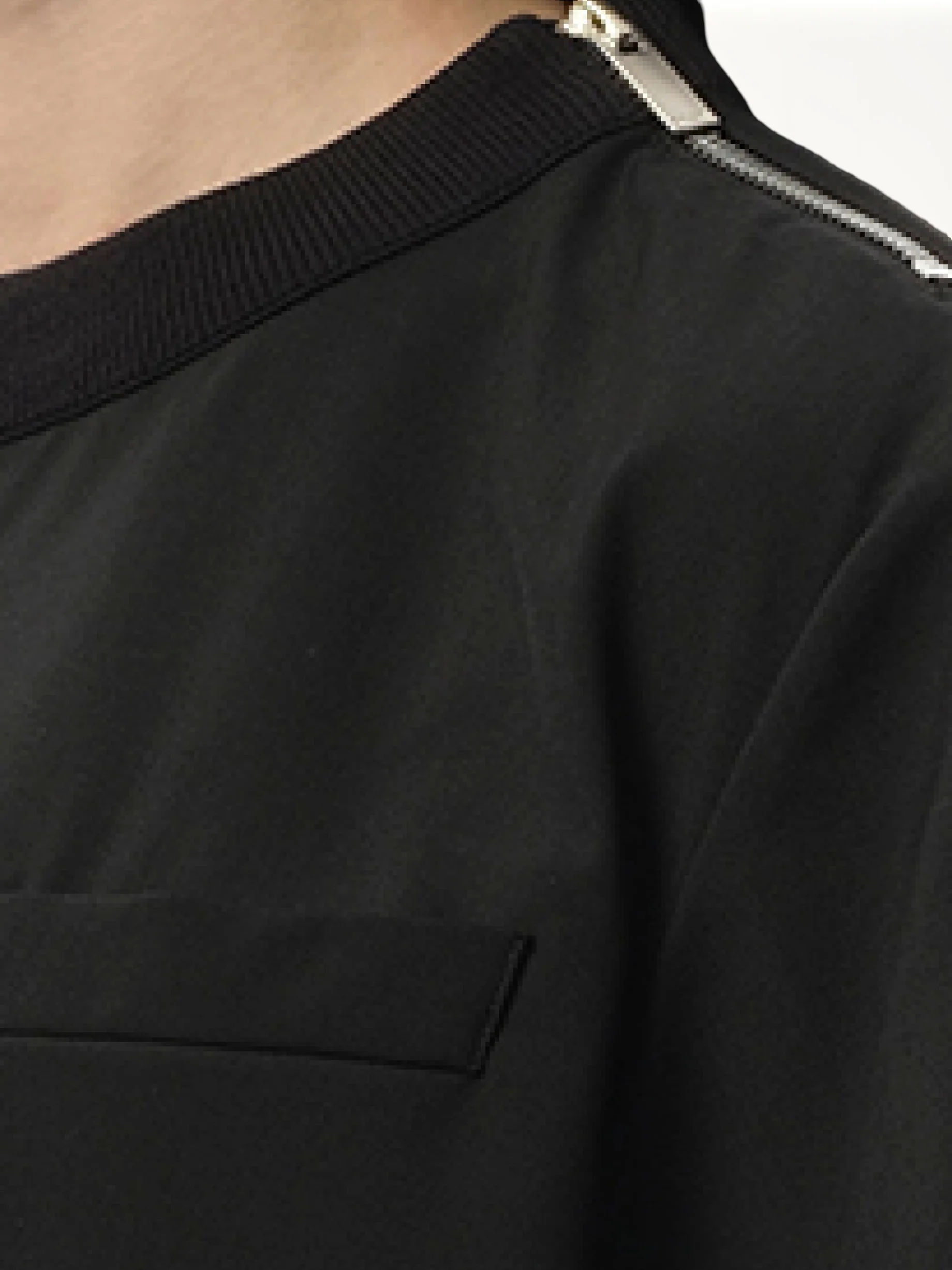 Suiting Short-sleeve Pullover in Black - Image 3