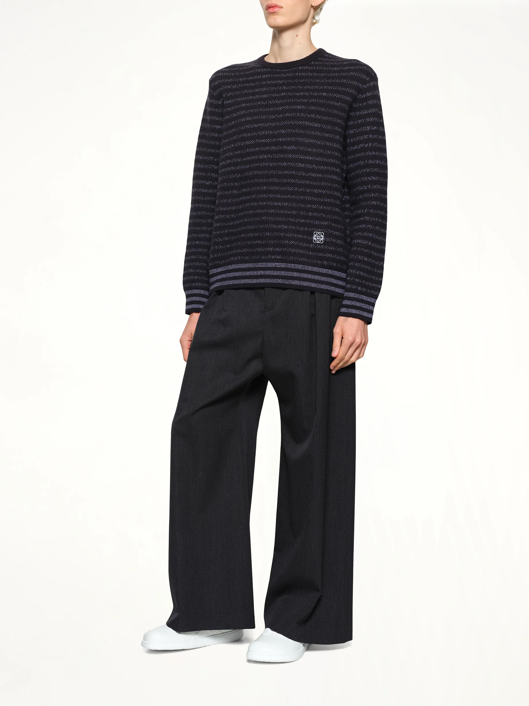 Sweater in Dark Navy - Image 4