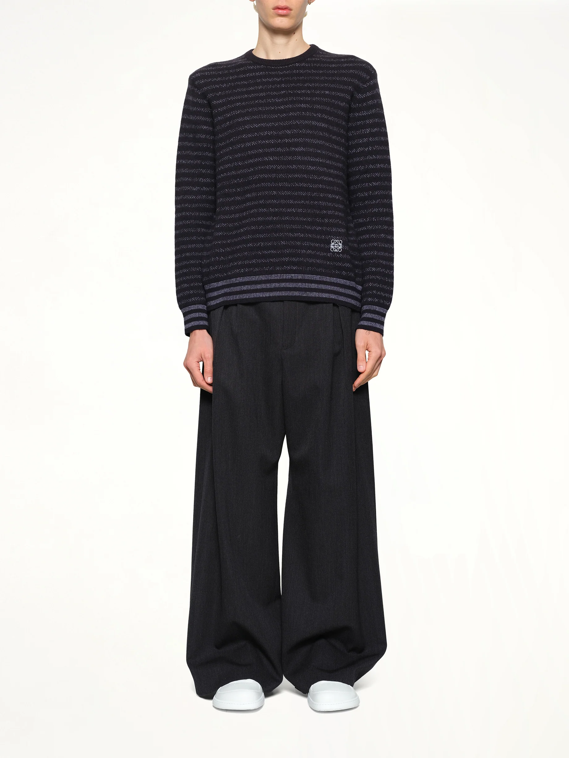 Sweater in Dark Navy - Image 7