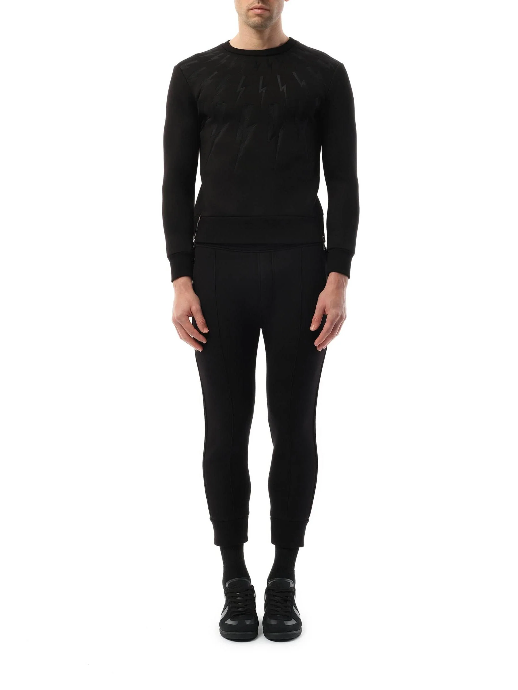 Sweatshirt in Black - Image 4