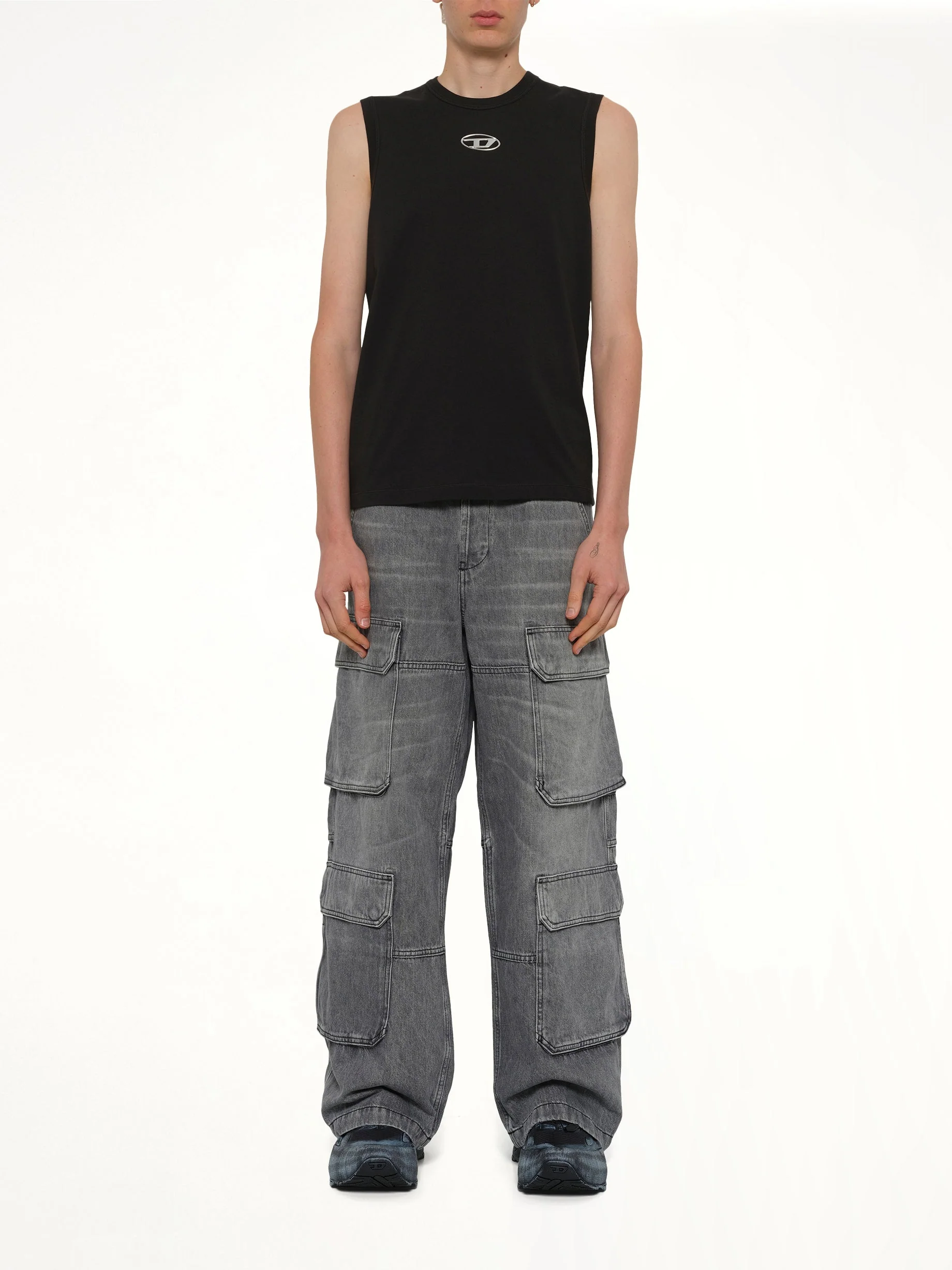 T-BISCO-IOD Tank Top in Black - Image 7
