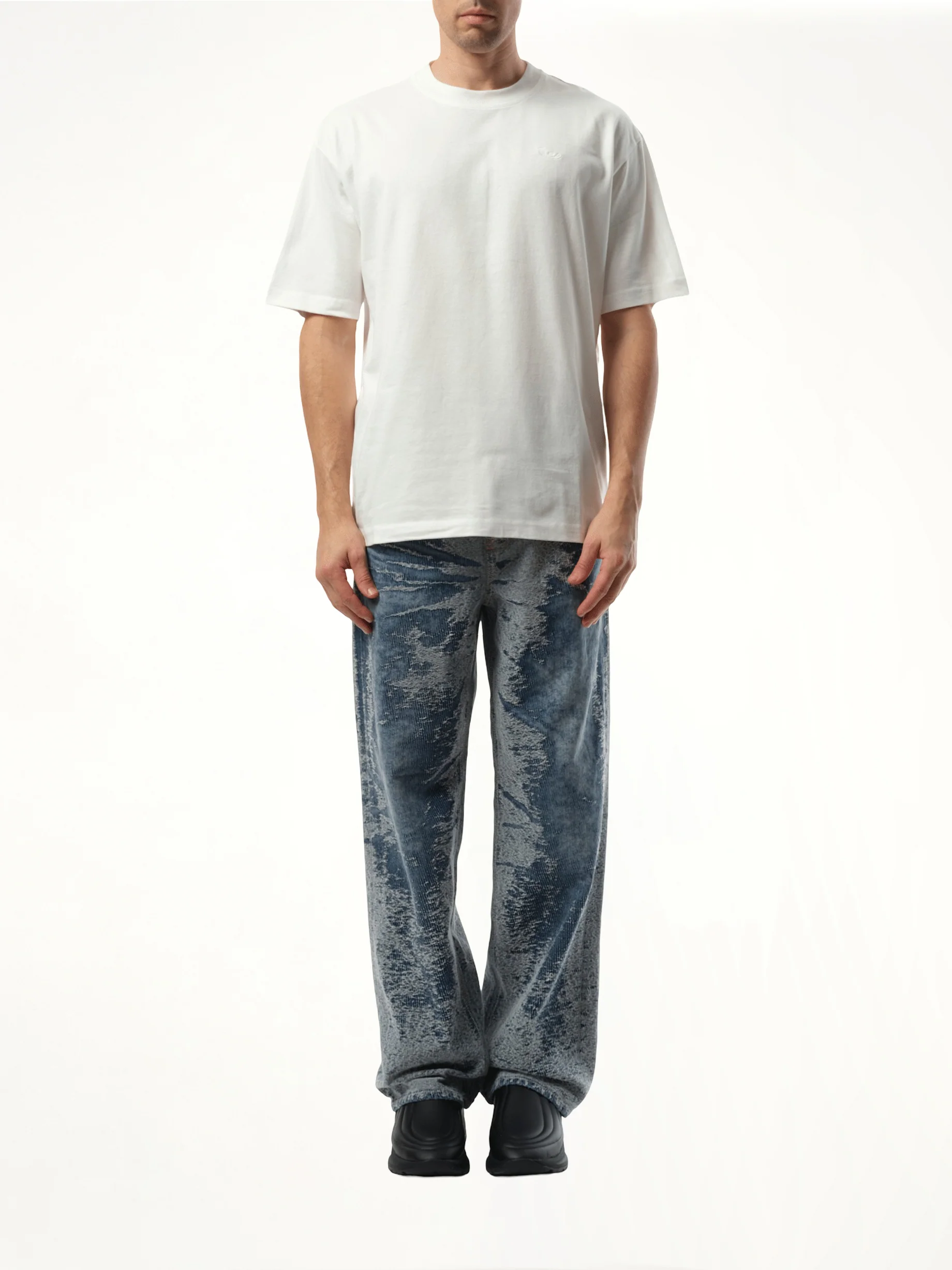 T-Boggy Oval D T-Shirt in White - Image 4