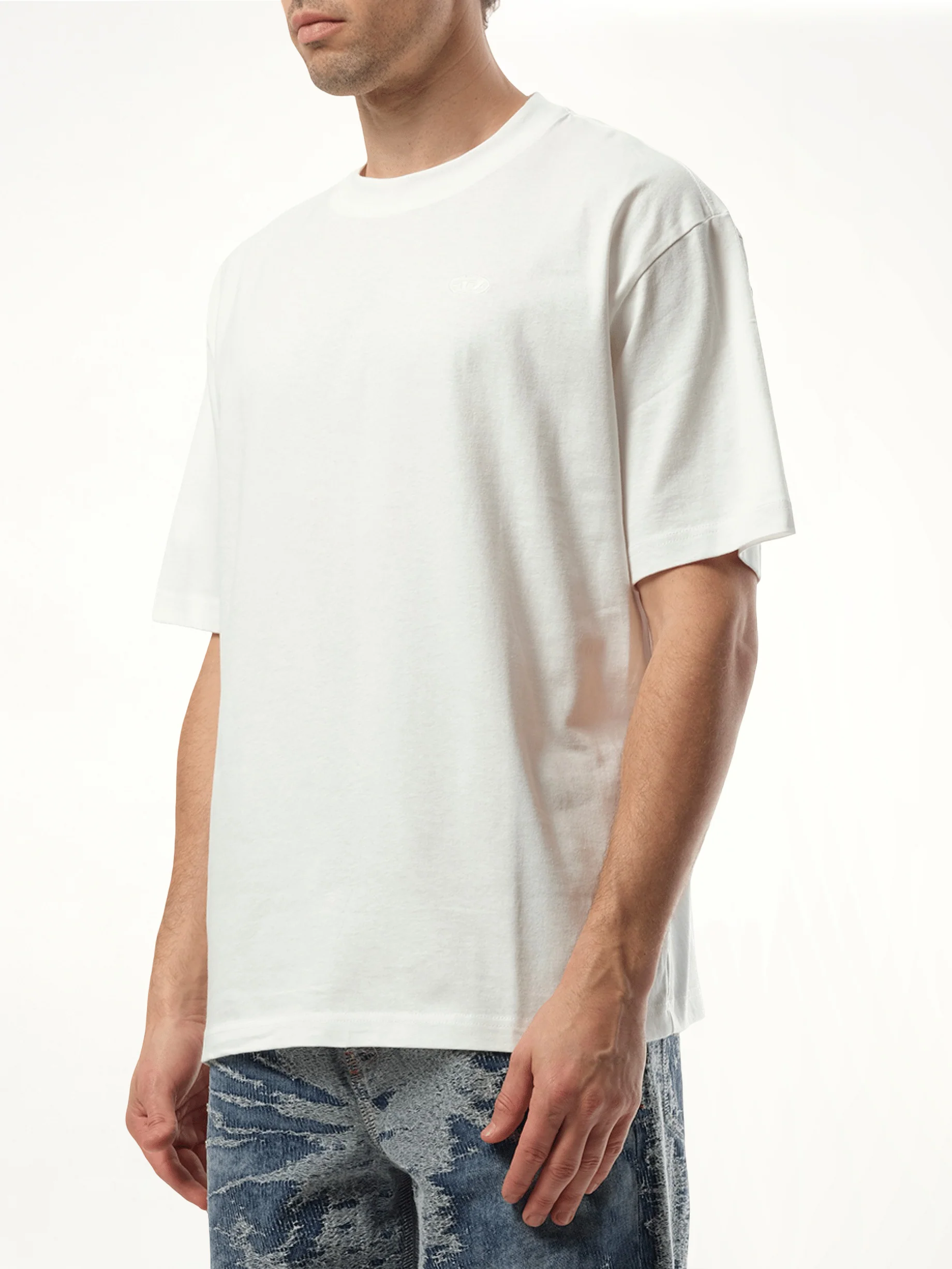 T-Boggy Oval D T-Shirt in White - Image 5