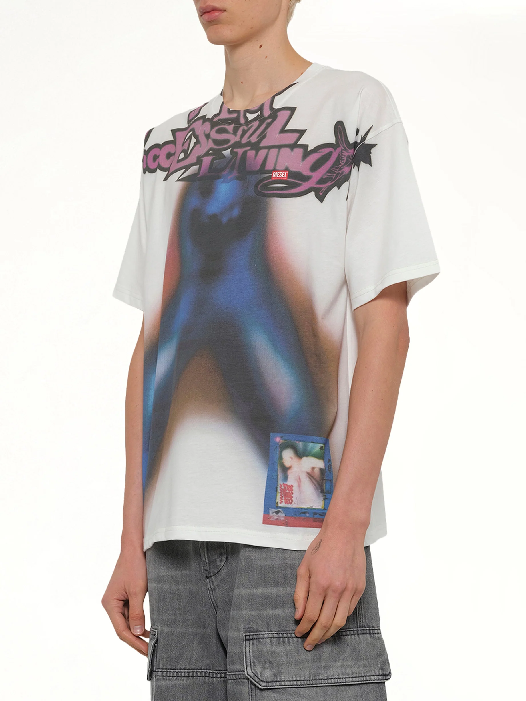 T-BOXT-V13 T-Shirt in White - Image 3
