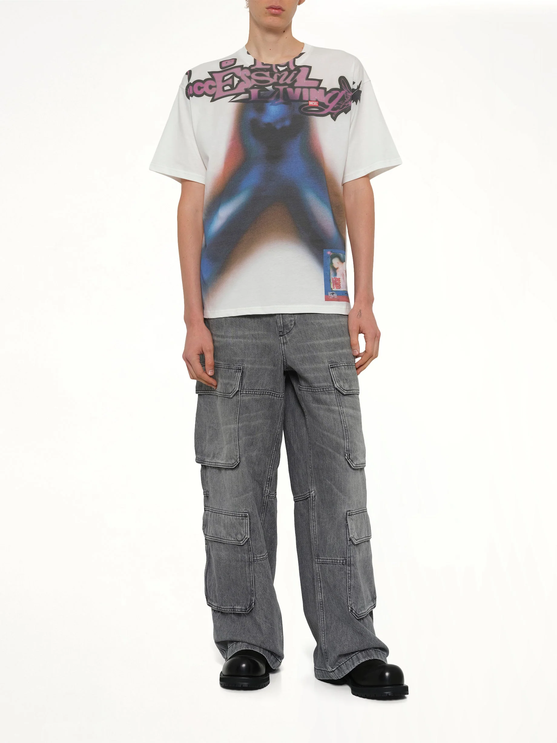 T-BOXT-V13 T-Shirt in White - Image 4