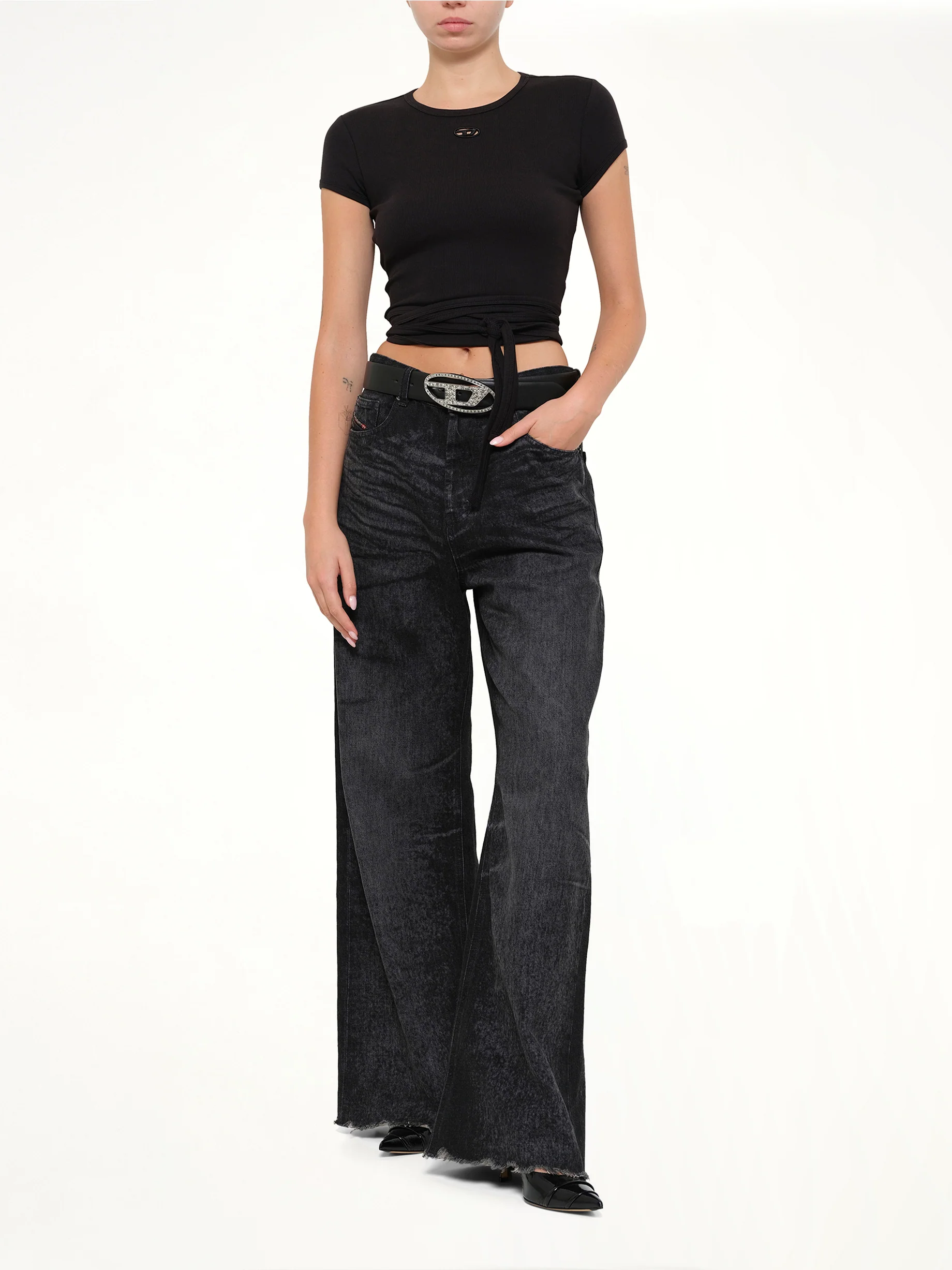 T-BUNNY-TAIL-S1 T-Shirt in Black - Image 4