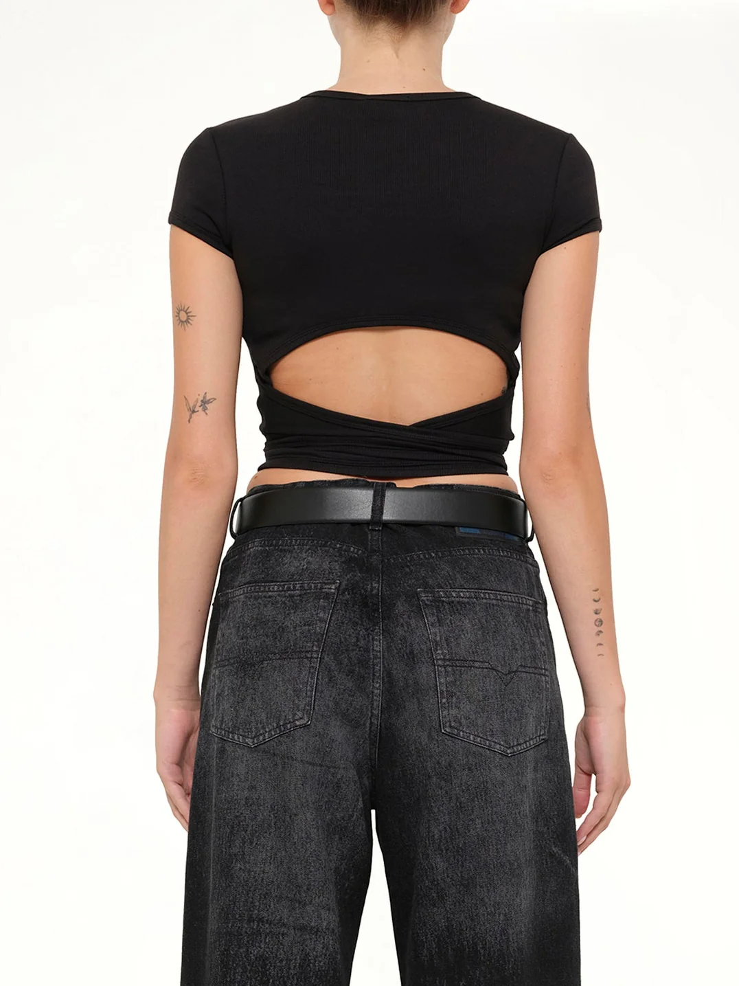 T-BUNNY-TAIL-S1 T-Shirt in Black - Image 5