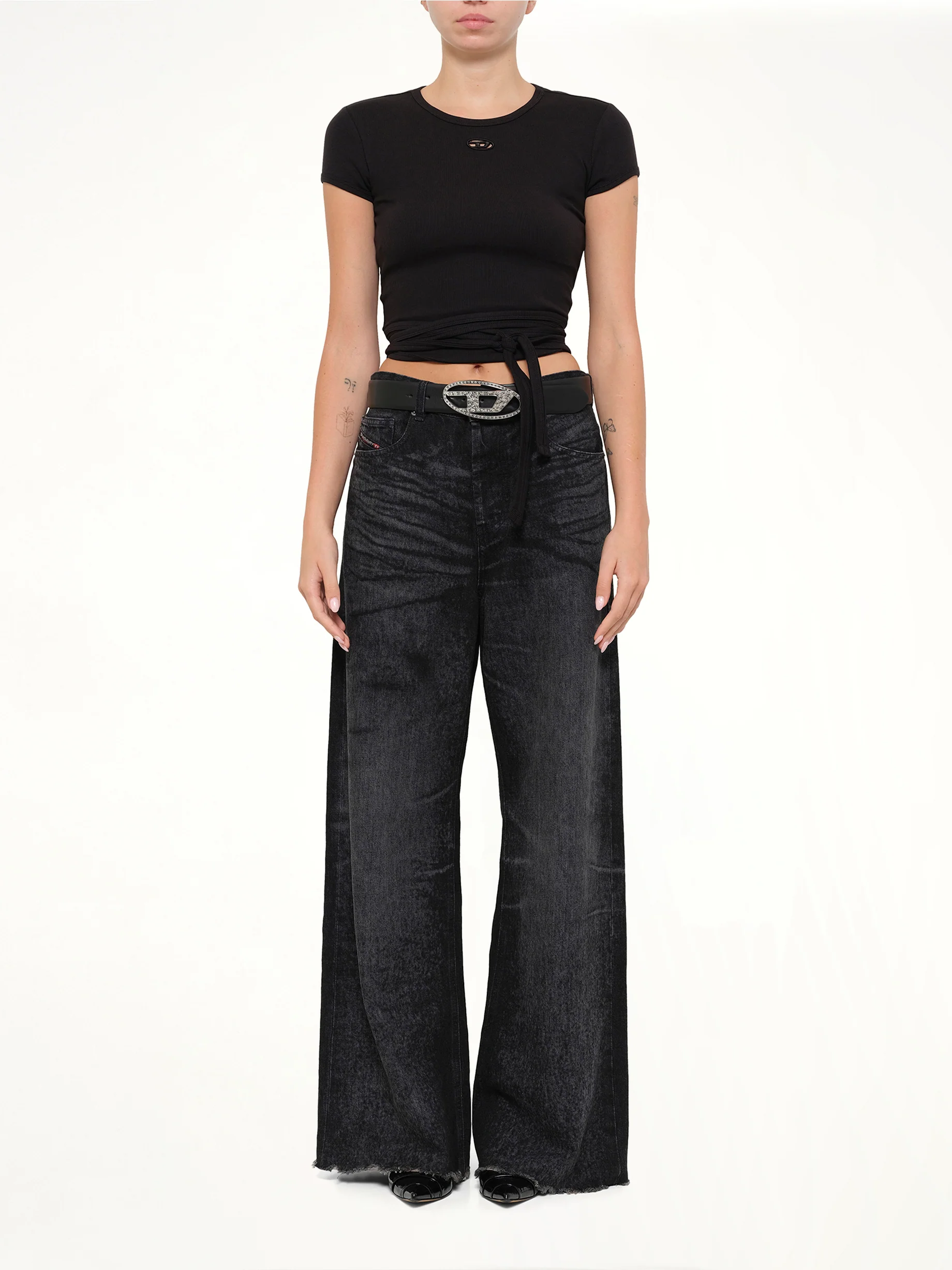 T-BUNNY-TAIL-S1 T-Shirt in Black - Image 7