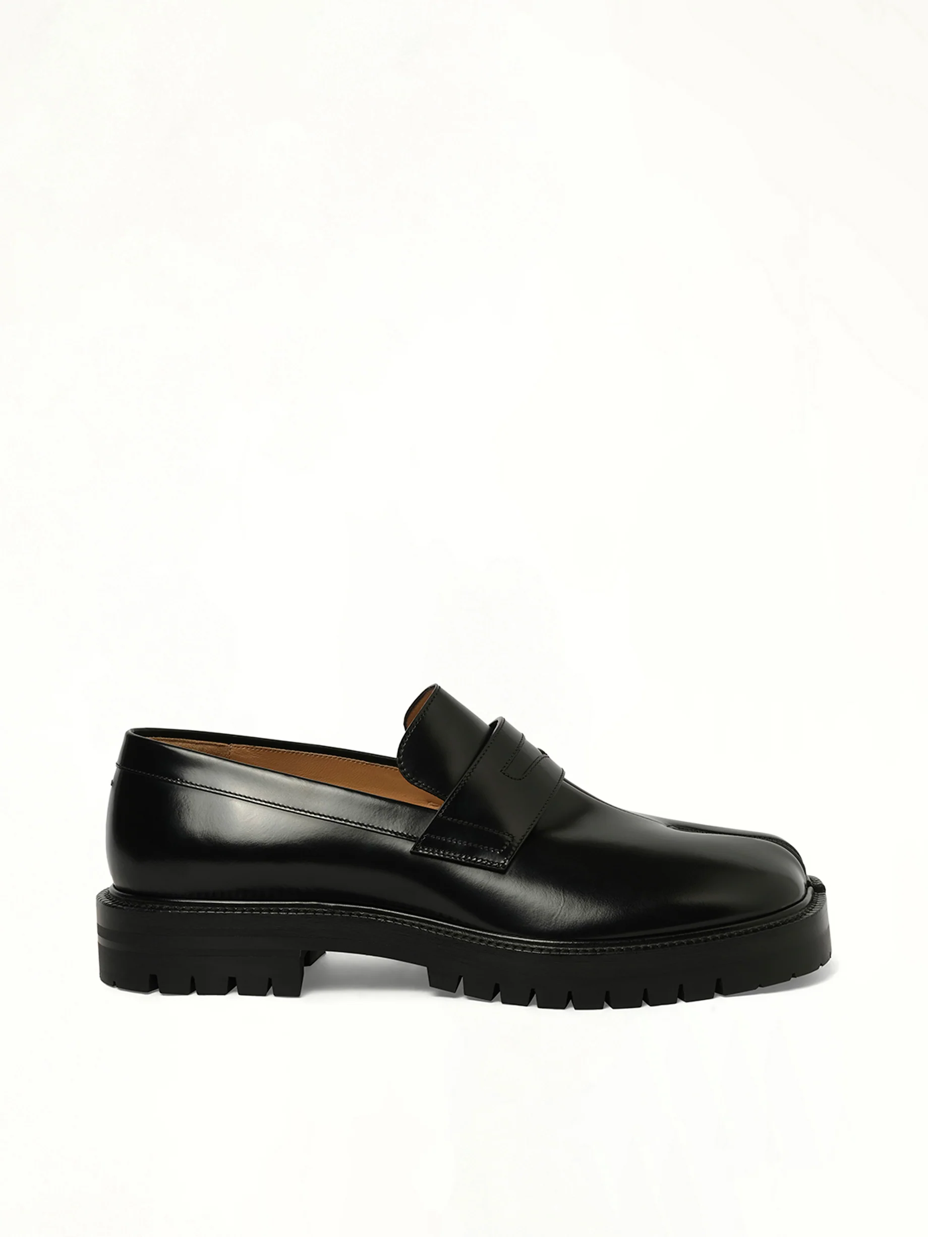 Tabi Loafers Chunky Sole in Black
