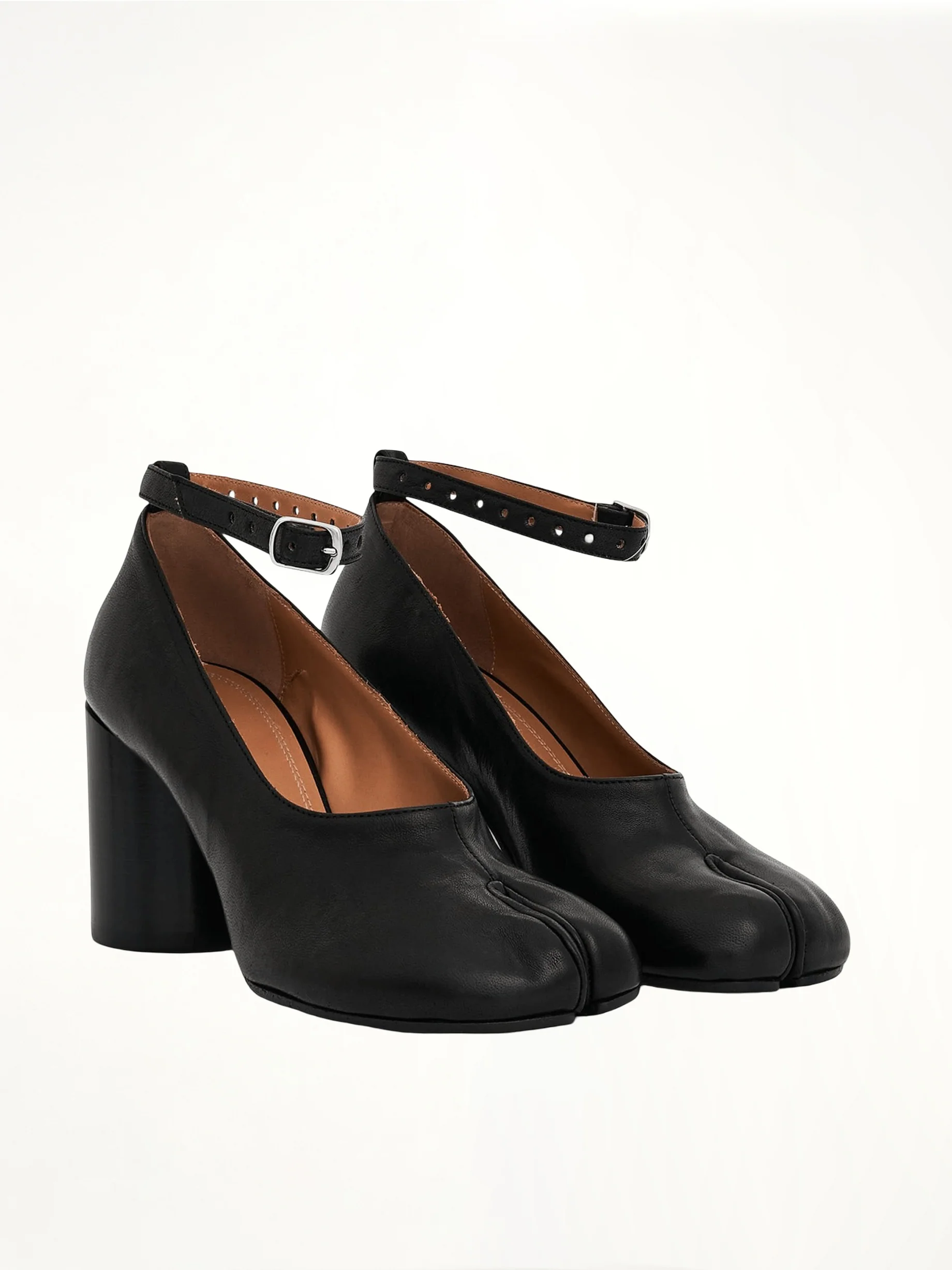 Tabi 8cm Heel Pumps in Black - Image 2