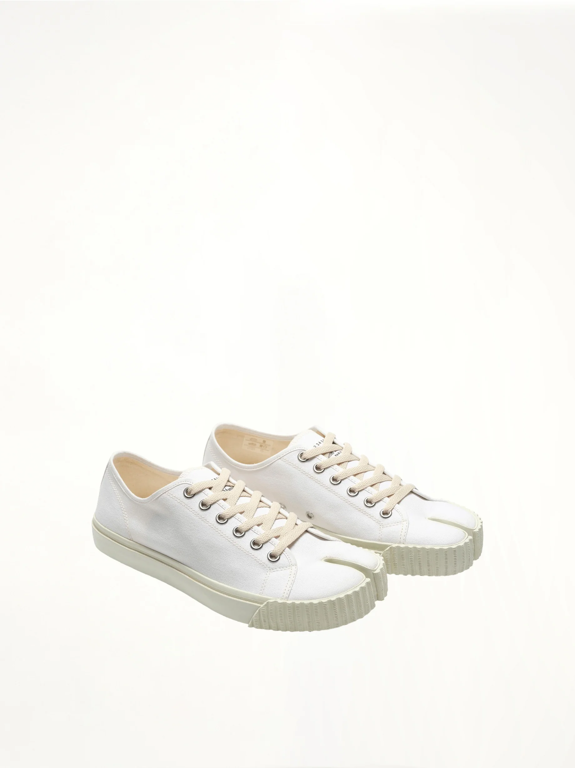 Tabi Sneaker in White - Image 2