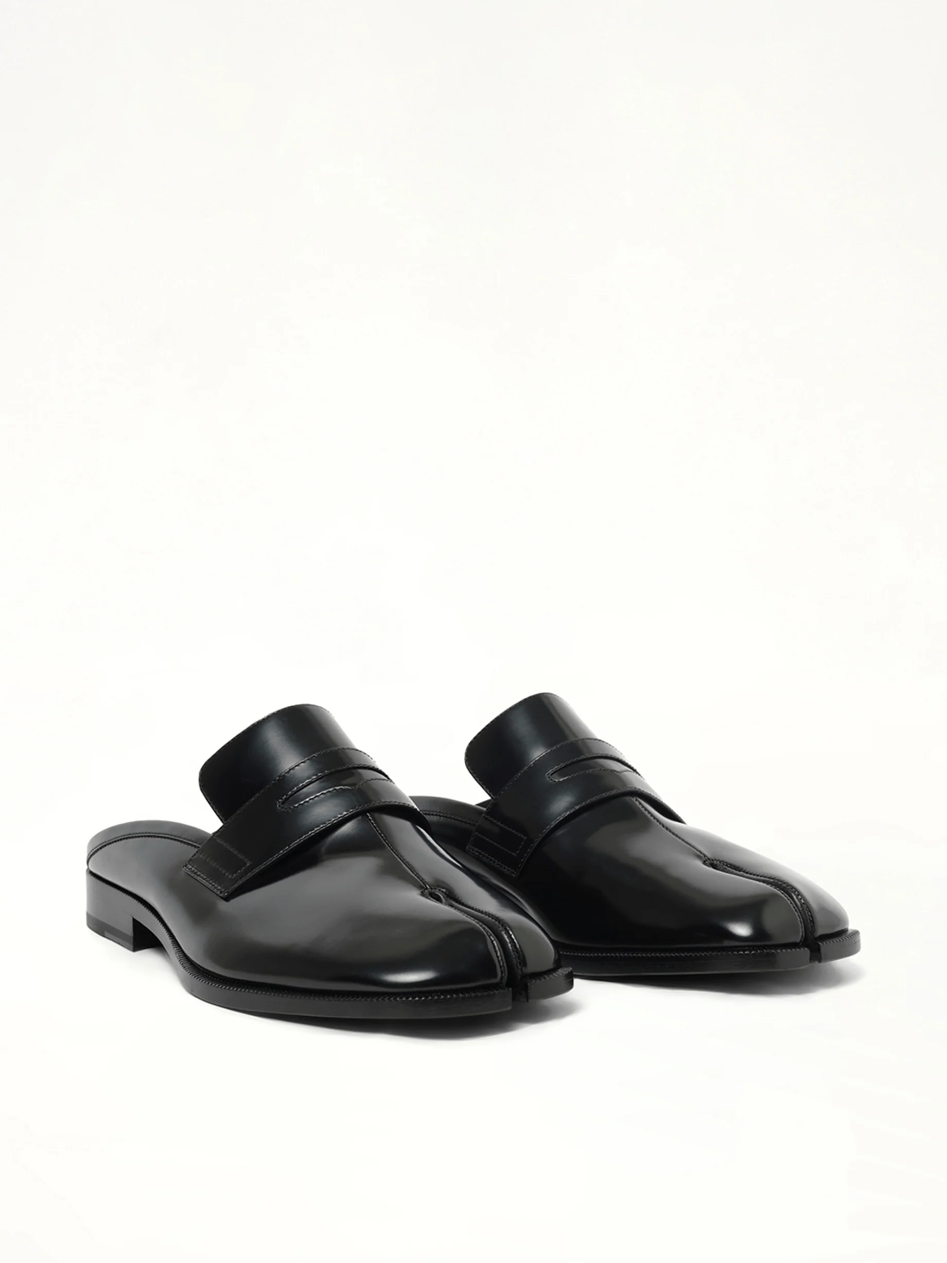 Tabi Mule in Black - Image 2