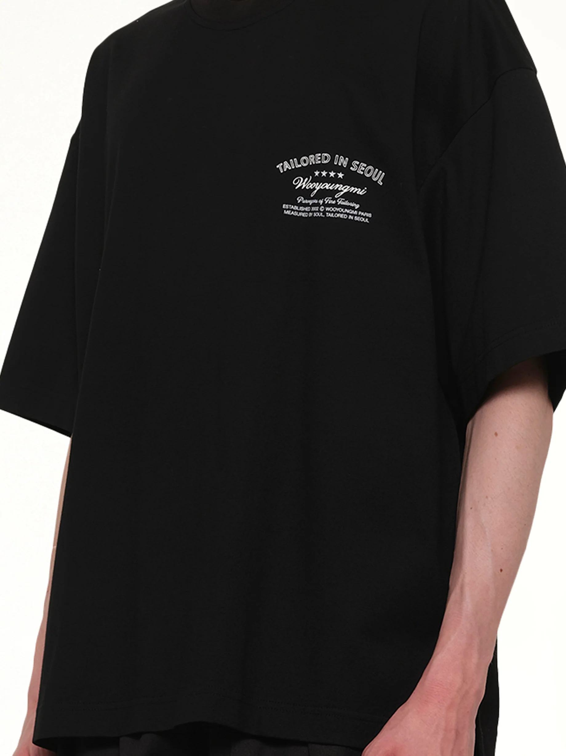 Tailored in Seoul T-Shirt in Black - Image 6