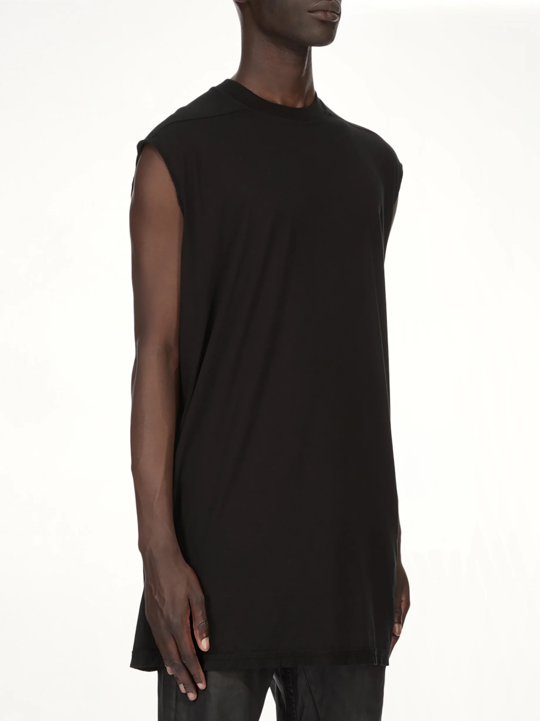 Tarp T-Shirt in Black - Image 3