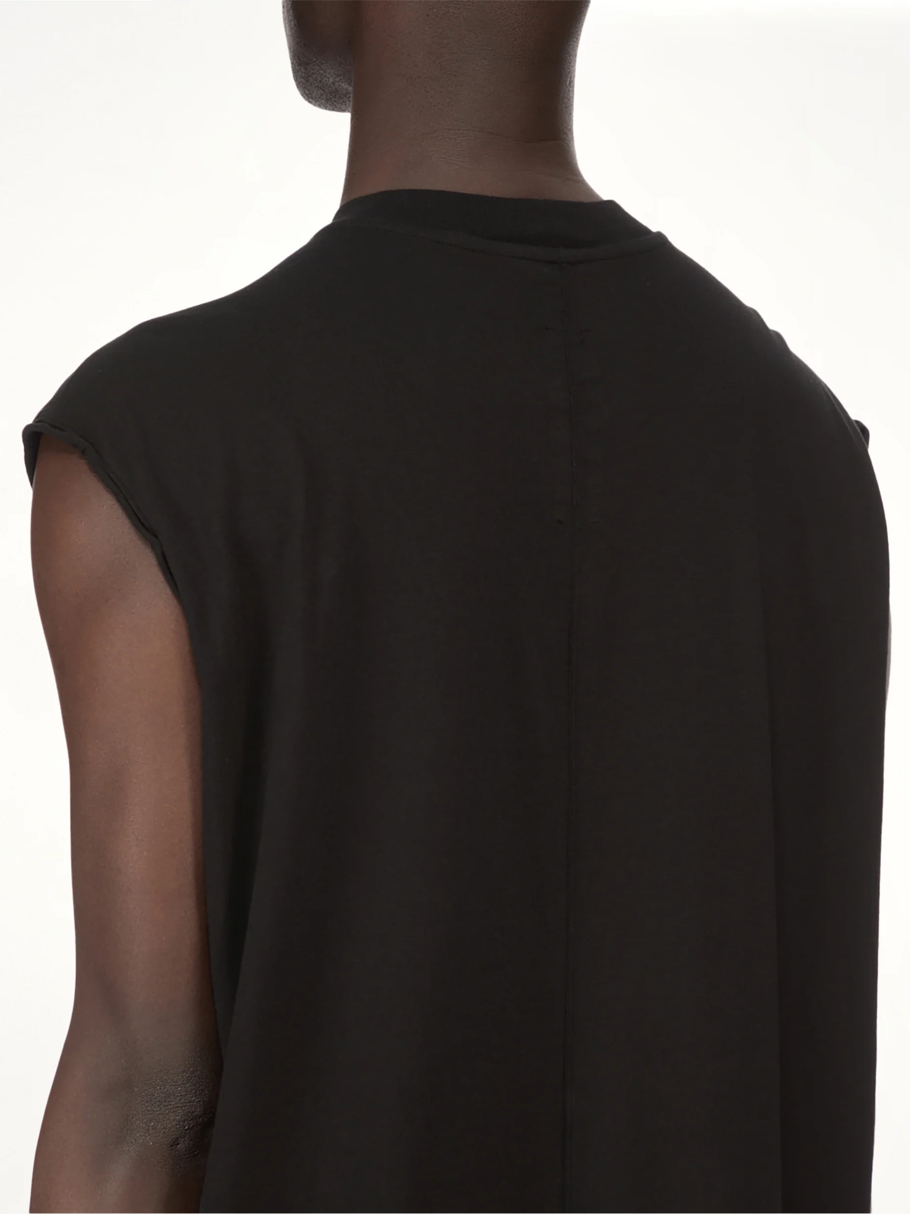 Tarp T-Shirt in Black - Image 6