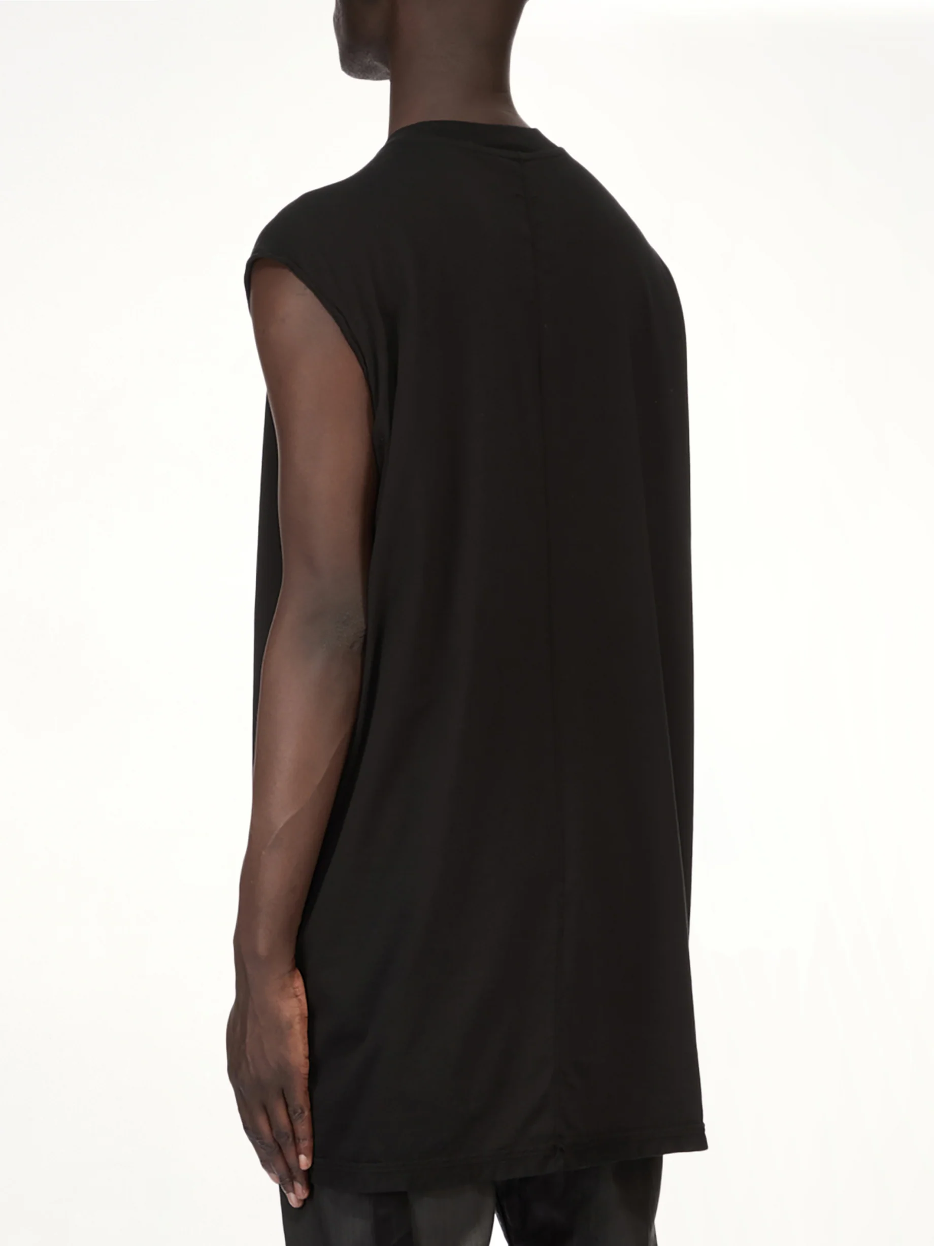 Tarp T-Shirt in Black - Image 7