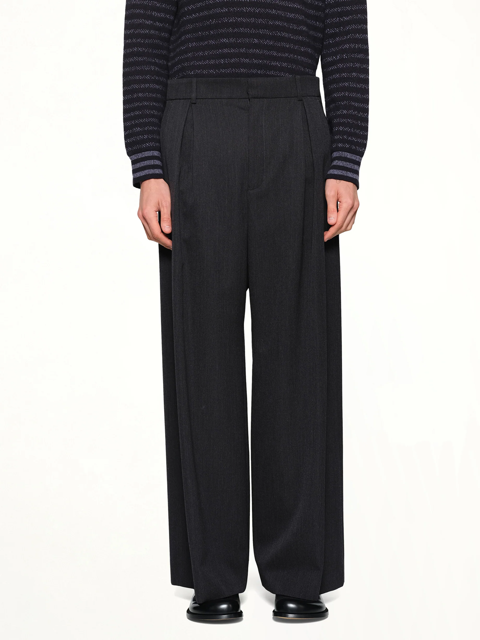 Trousers in Grey