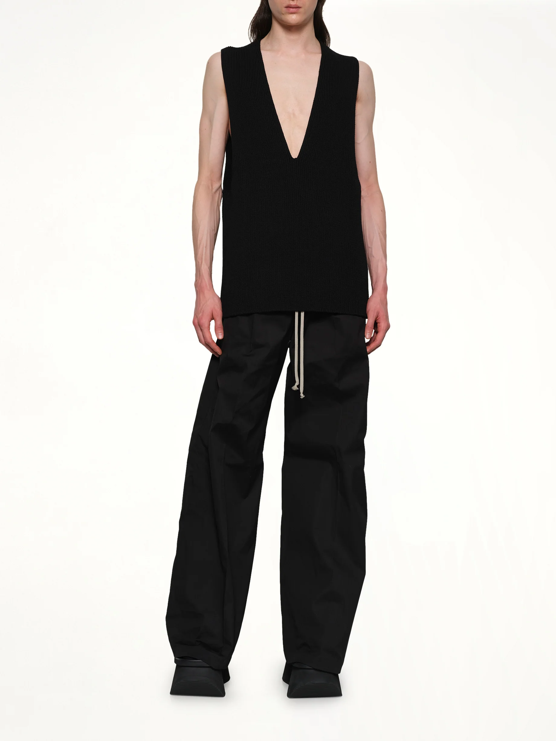 V Tank Top in Black - Image 4