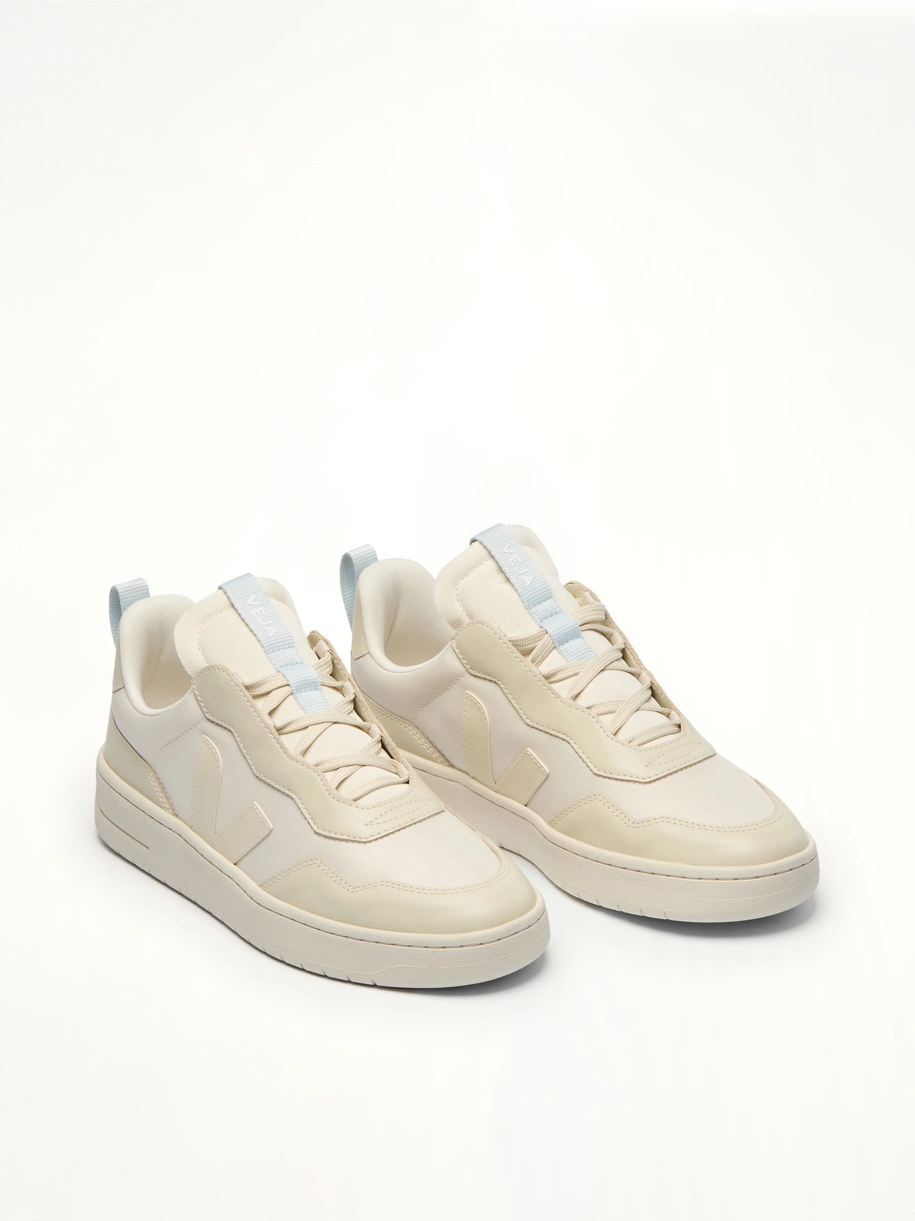 Veja x CFCL V-90 in Natural - Image 2