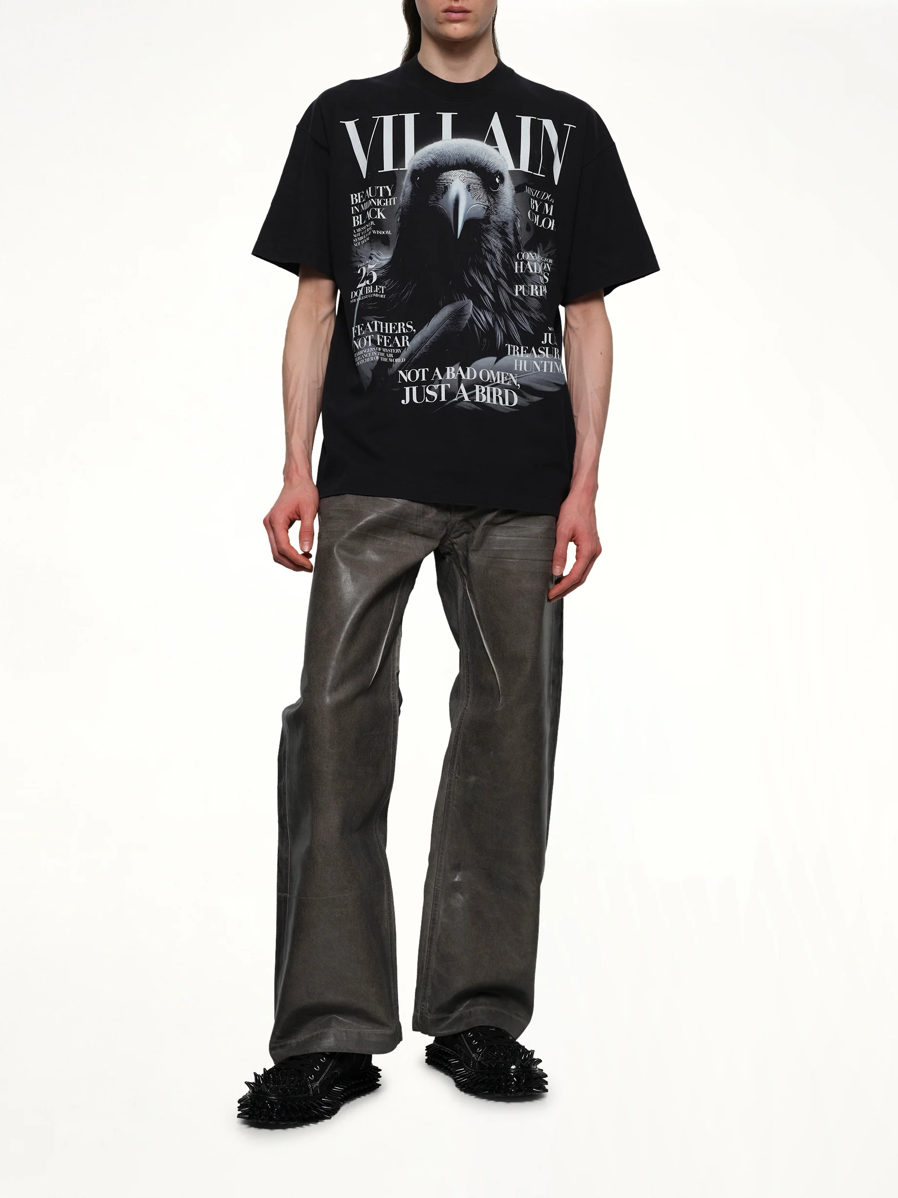 Villain Cover Print T-Shirt in Black - Image 4