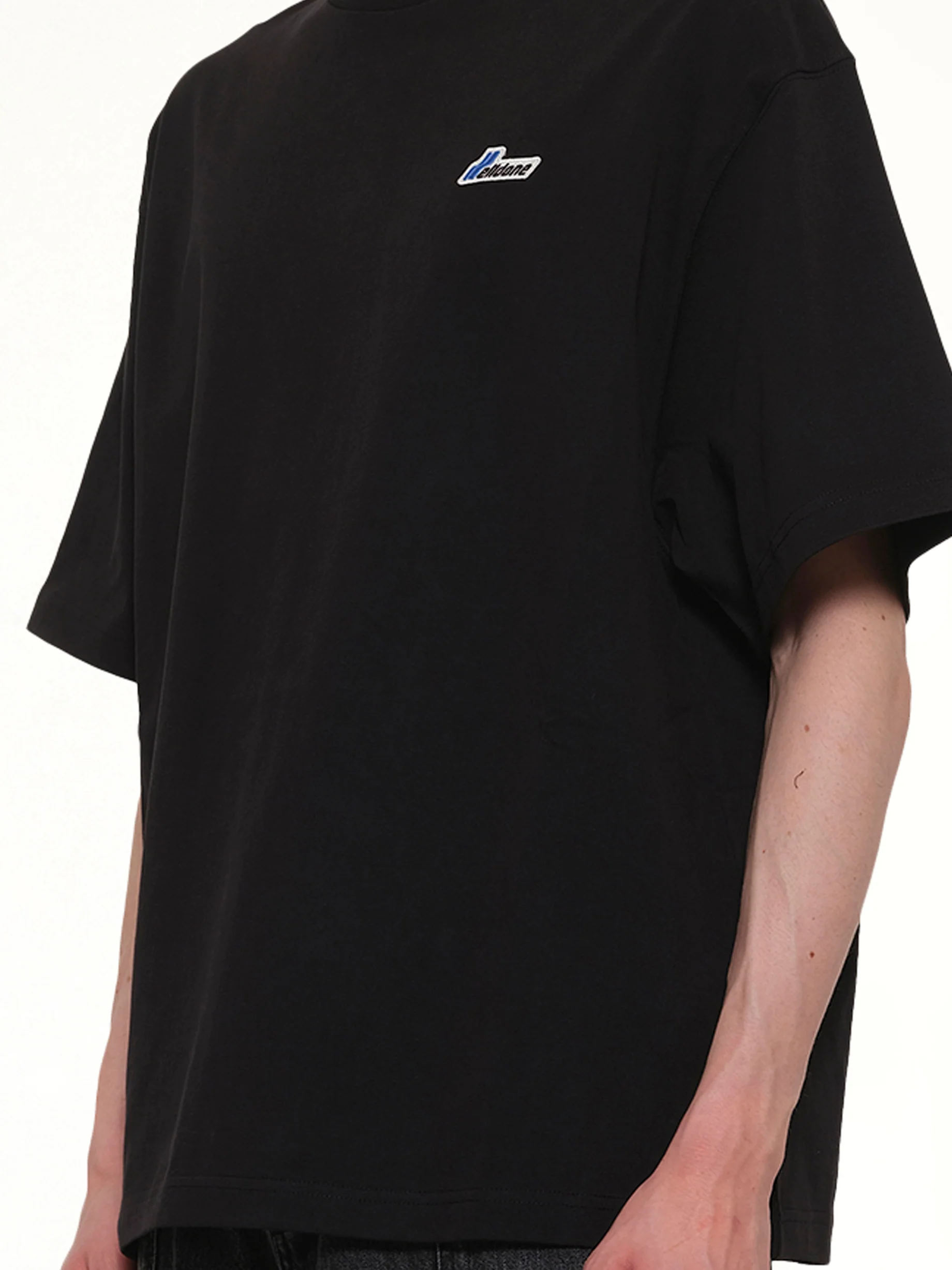Wapen Logo T-Shirt in Black - Image 6