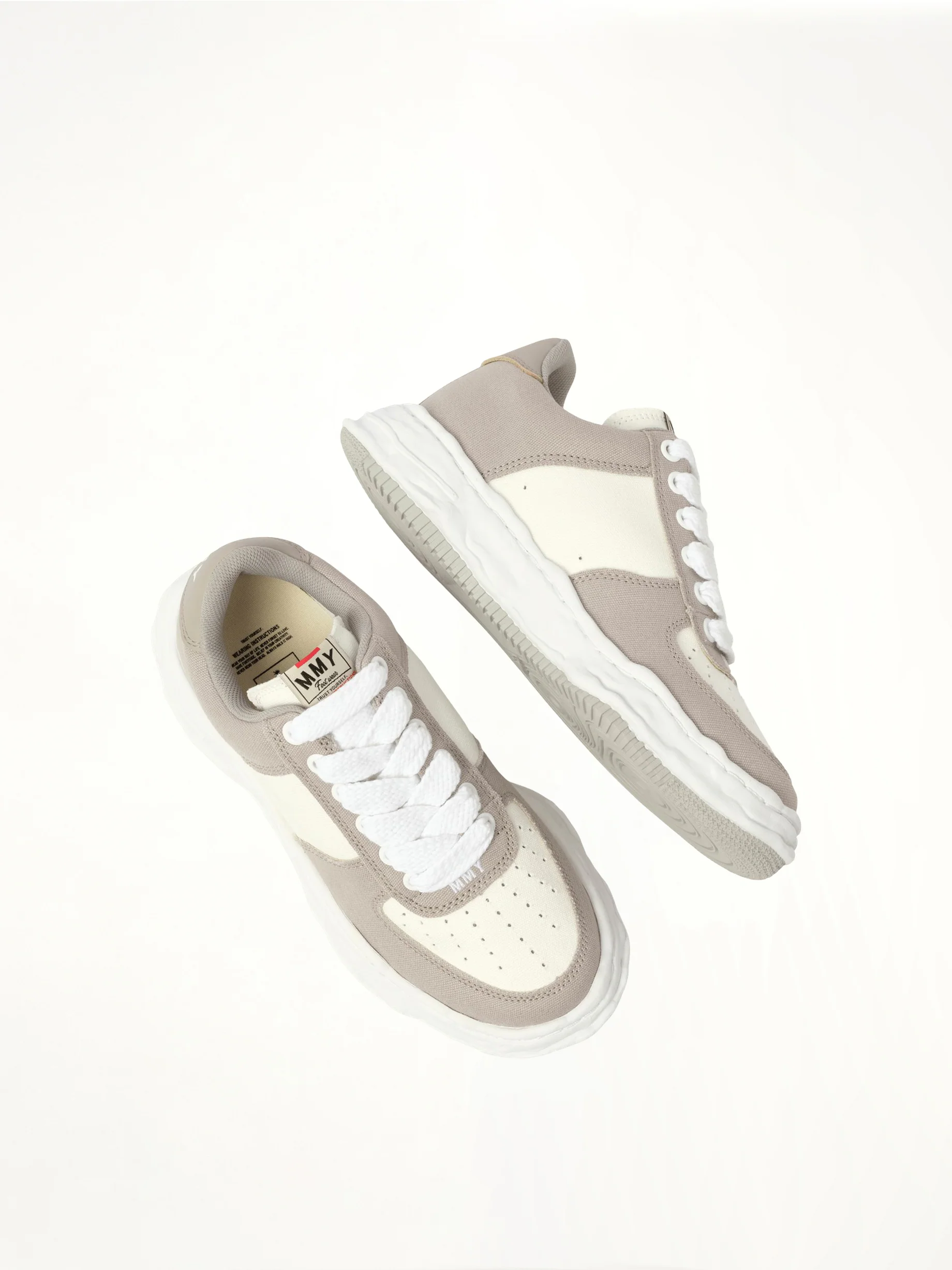 Wayne OG Leather Sneaker in Gray/White - Image 4