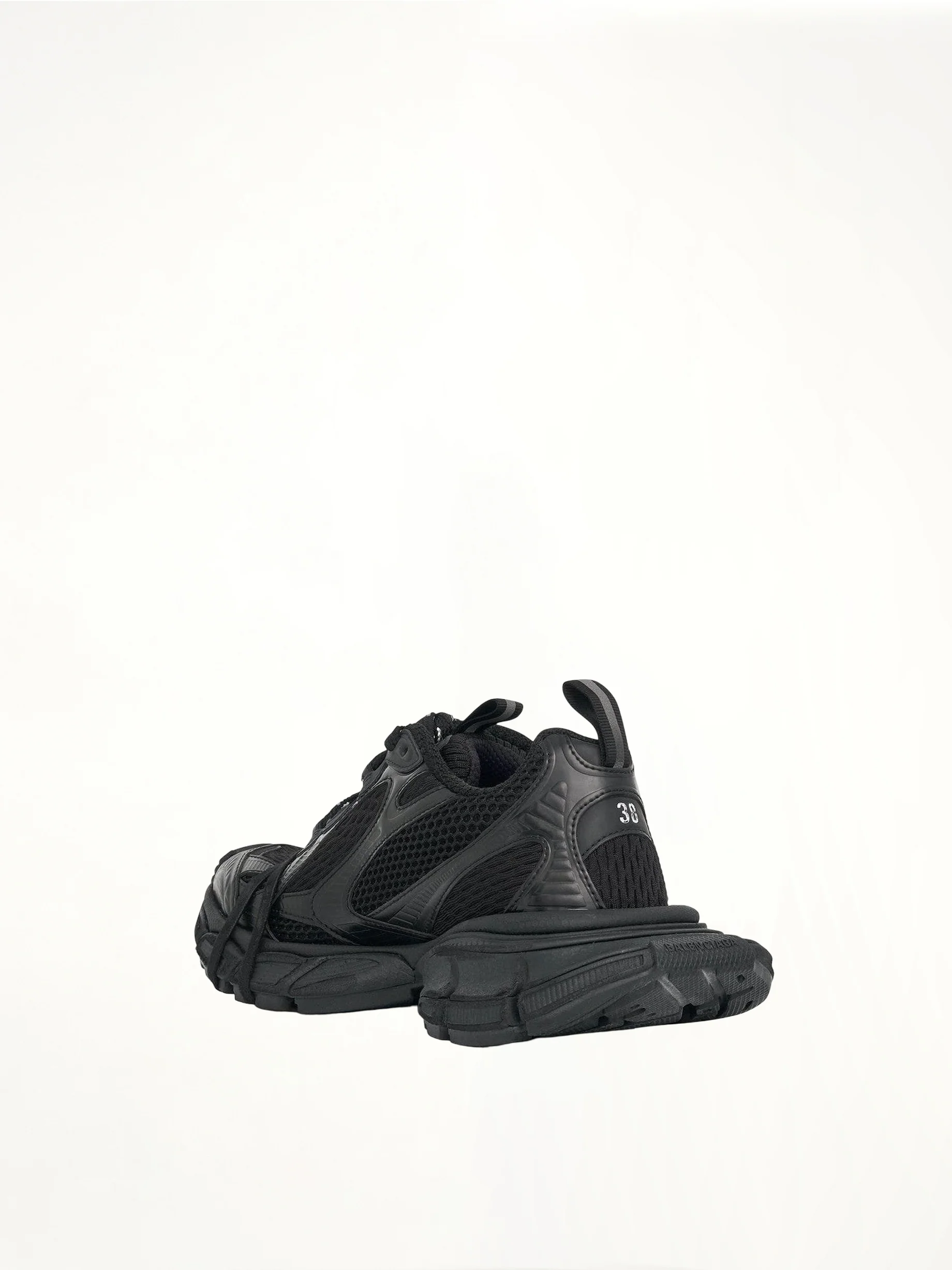 Women 3XL Sneaker in Black - Image 3