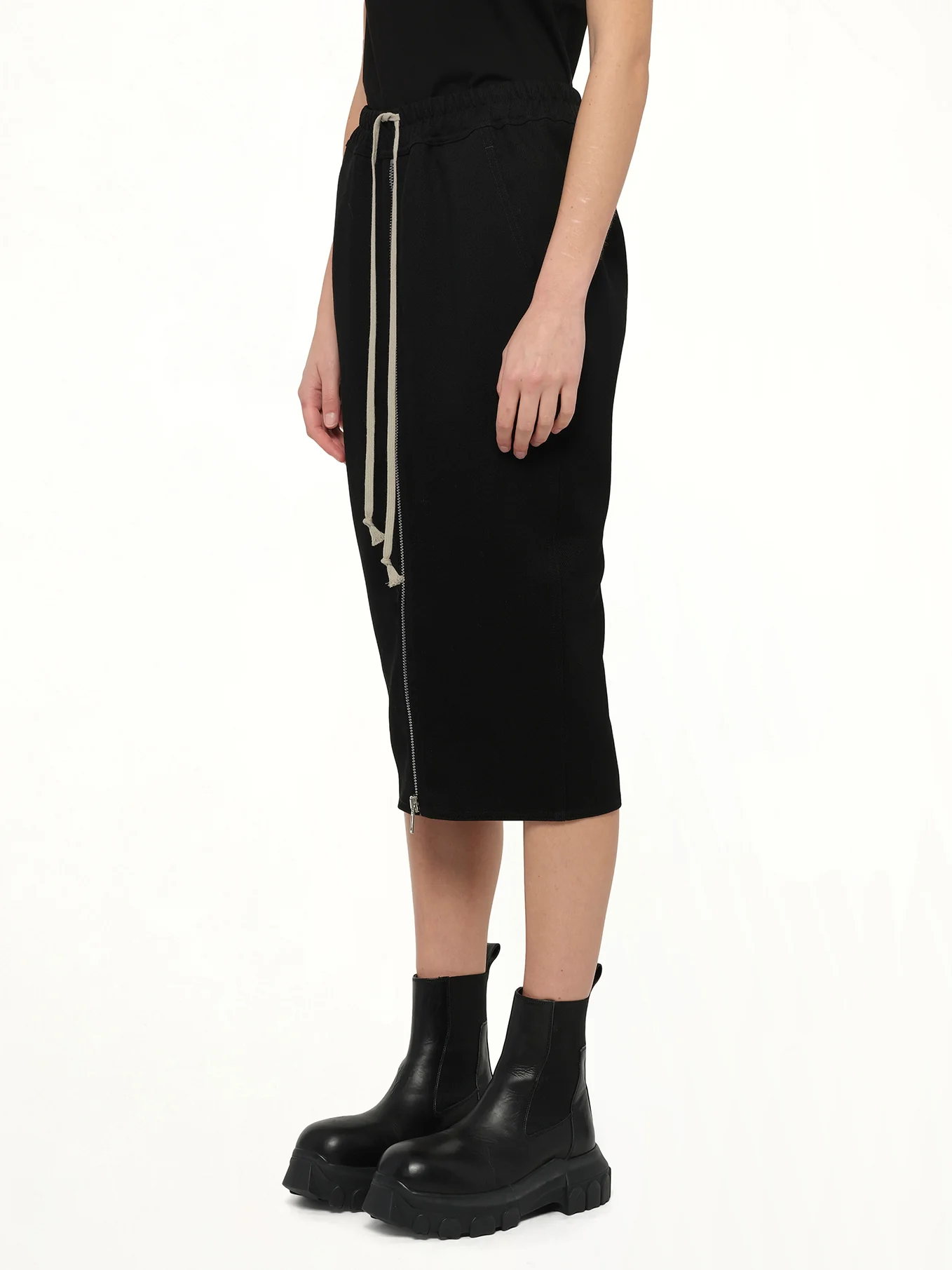 Zipped Short Pillar Skirt in Black - Image 3